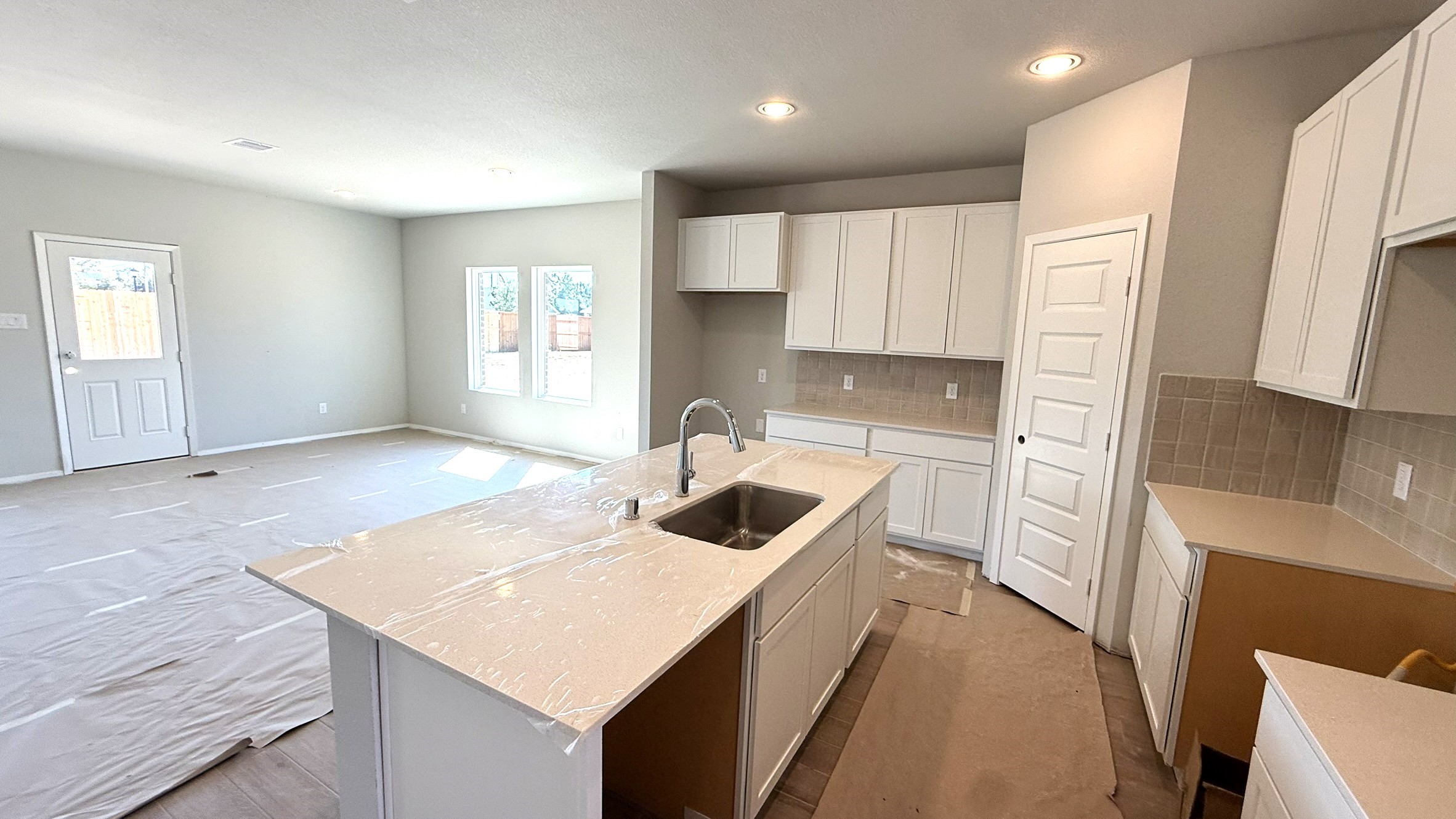 5211 Grace Sunshine Property Photo 5