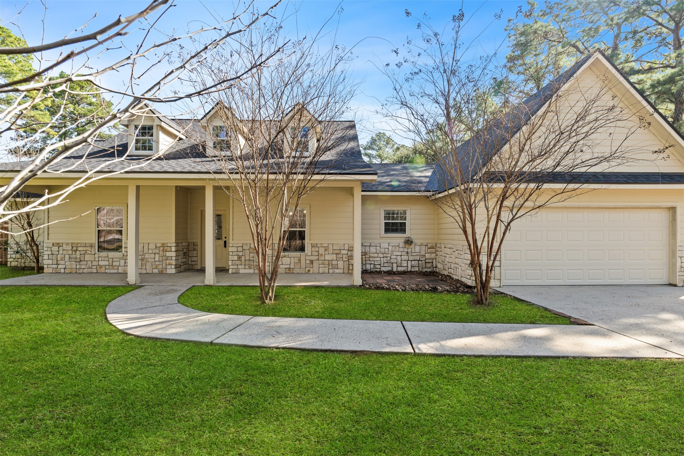 40614 Rolling Forest Drive Property Photo 1