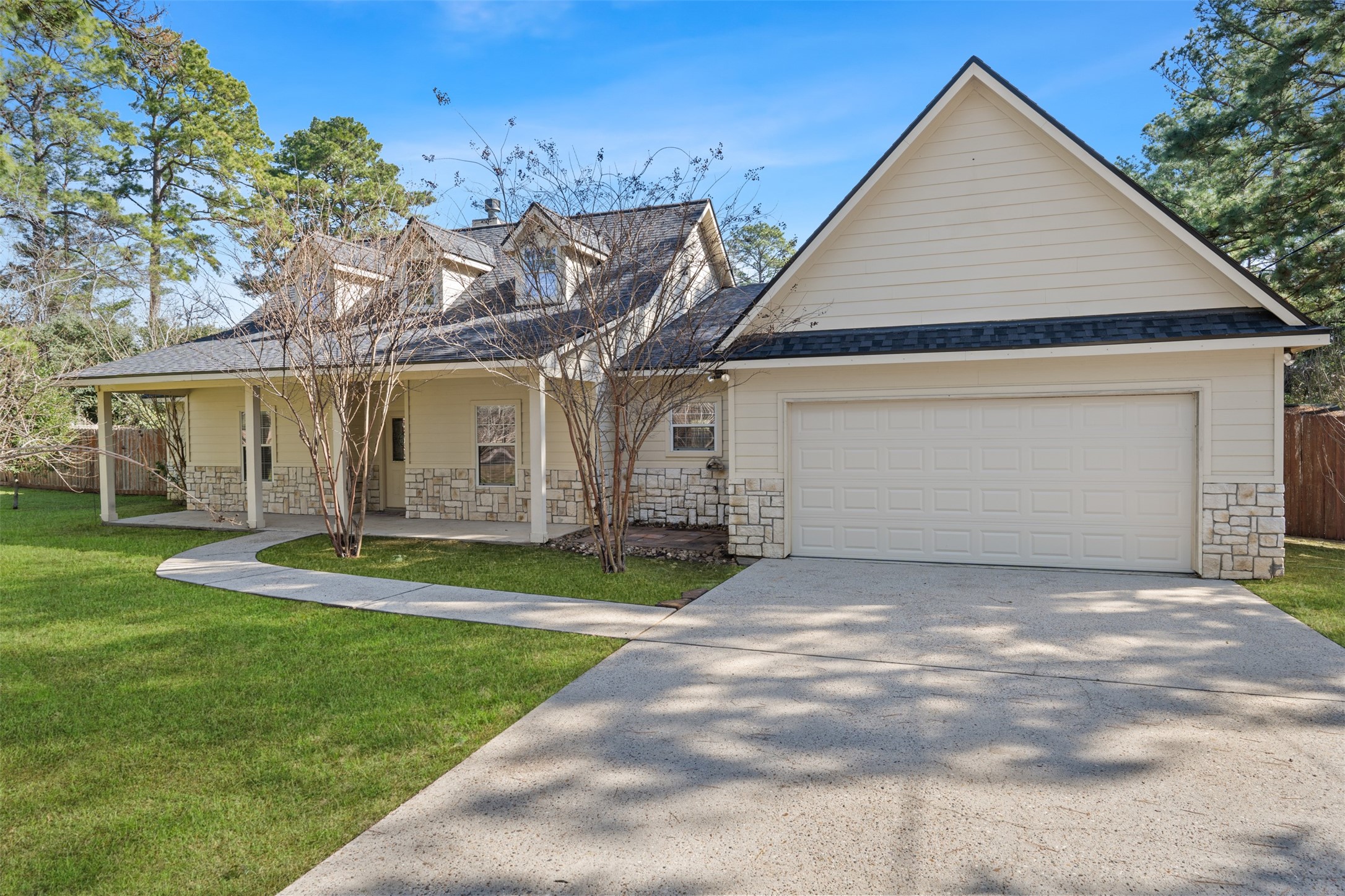 40614 Rolling Forest Drive Property Photo 2