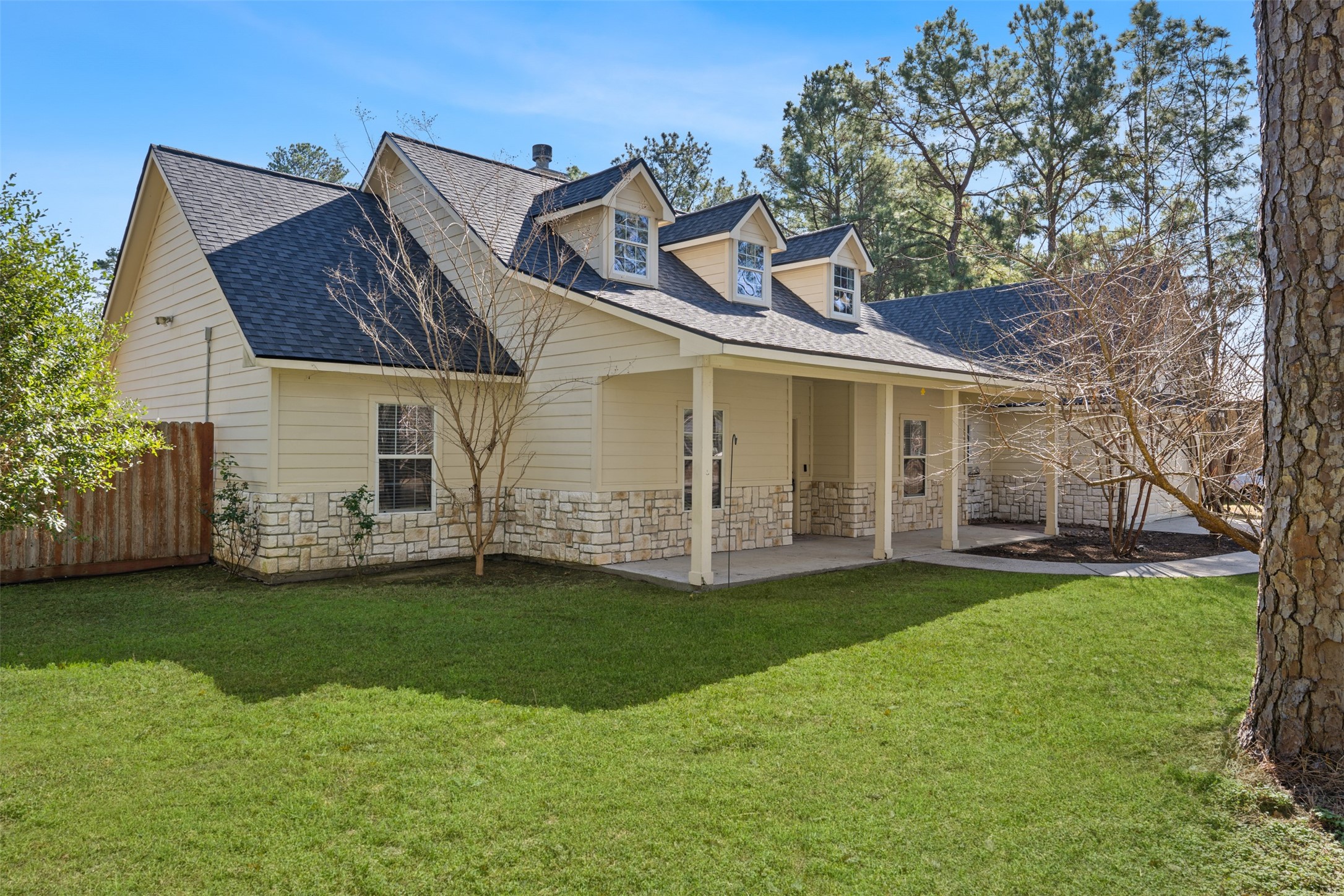 40614 Rolling Forest Drive Property Photo 3
