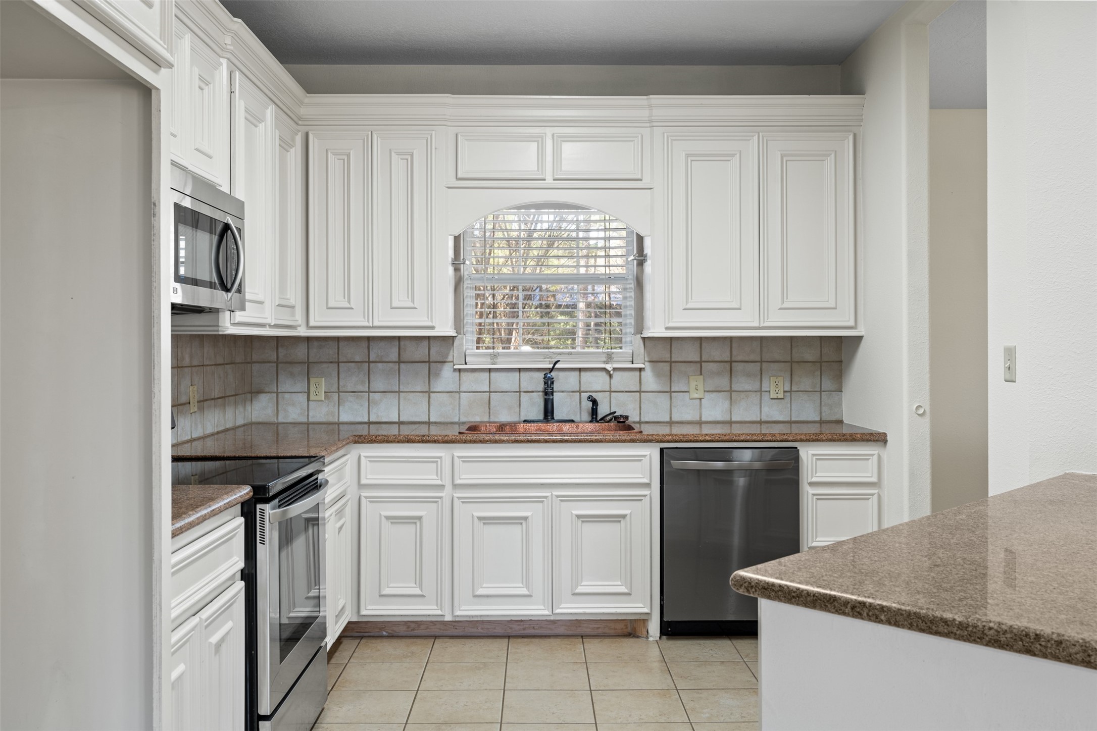 40614 Rolling Forest Drive Property Photo 7