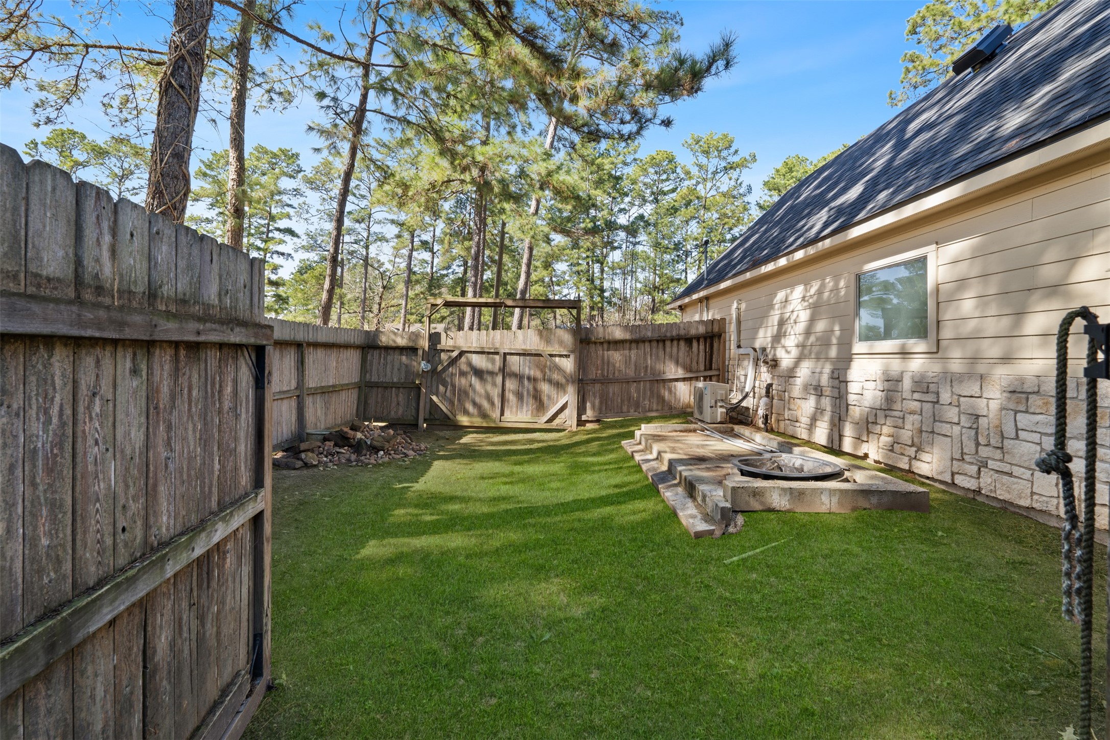 40614 Rolling Forest Drive Property Photo 25