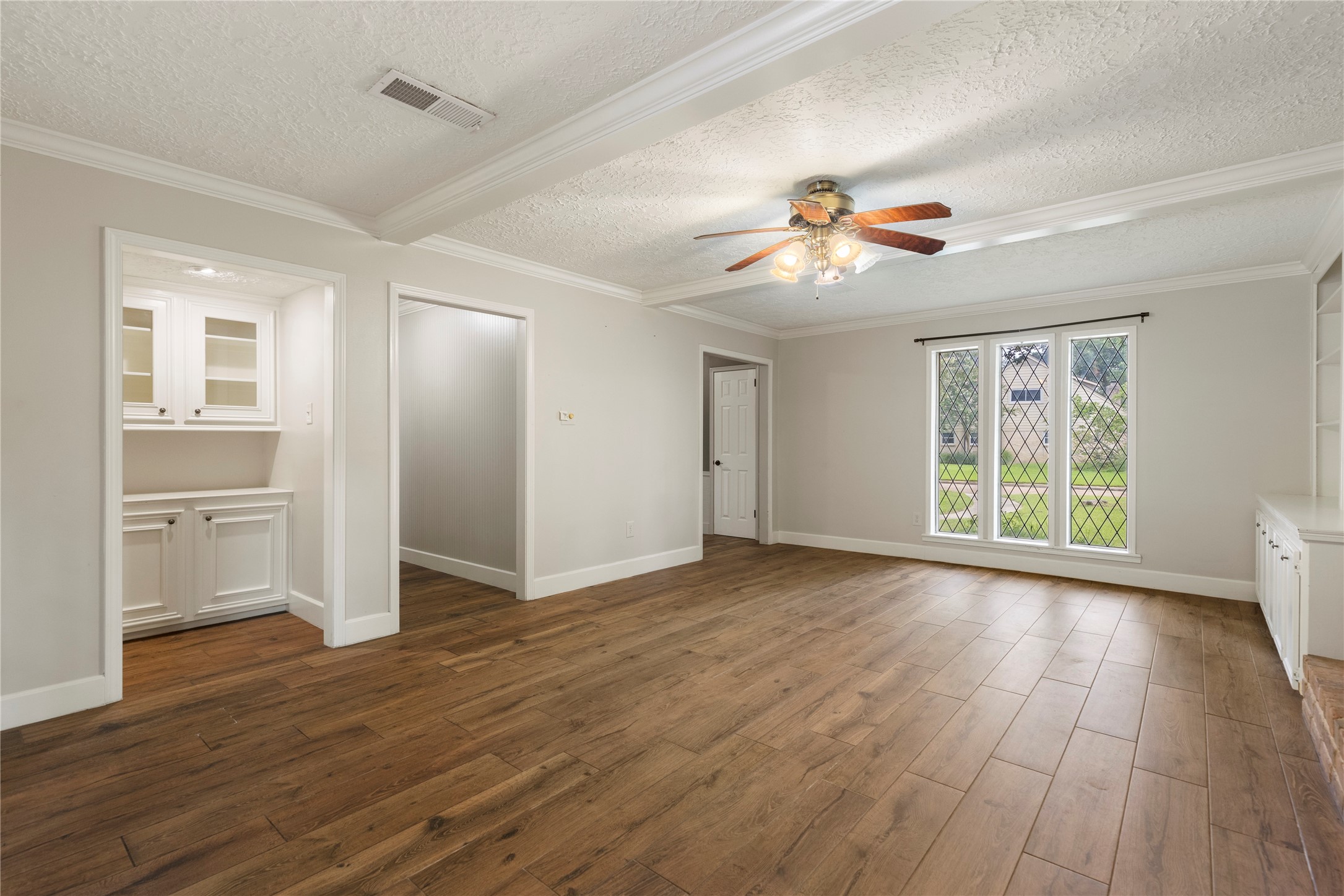 8215 Winding Hill Lane Property Photo 12
