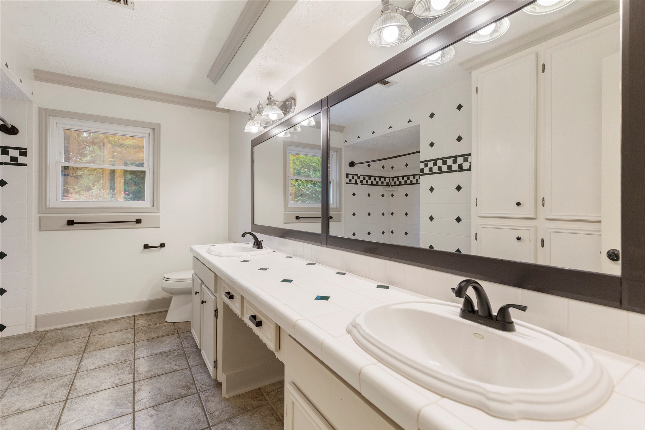 8215 Winding Hill Lane Property Photo 32