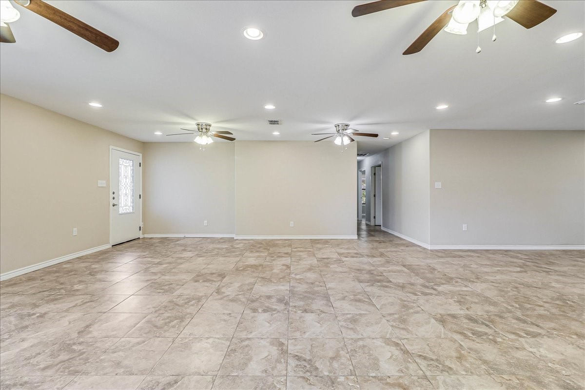 2111 E Lott Avenue Property Photo 11