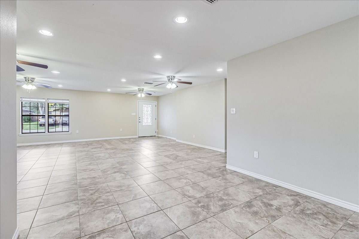 2111 E Lott Avenue Property Photo 16