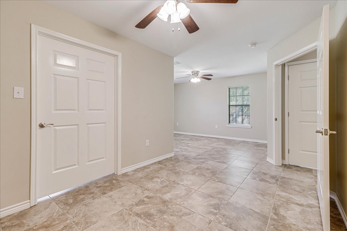 2111 E Lott Avenue Property Photo 24