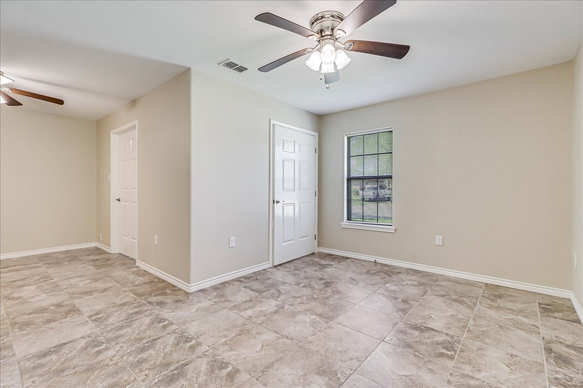 2111 E Lott Avenue Property Photo 25