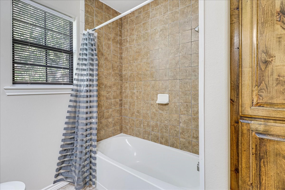 2111 E Lott Avenue Property Photo 43