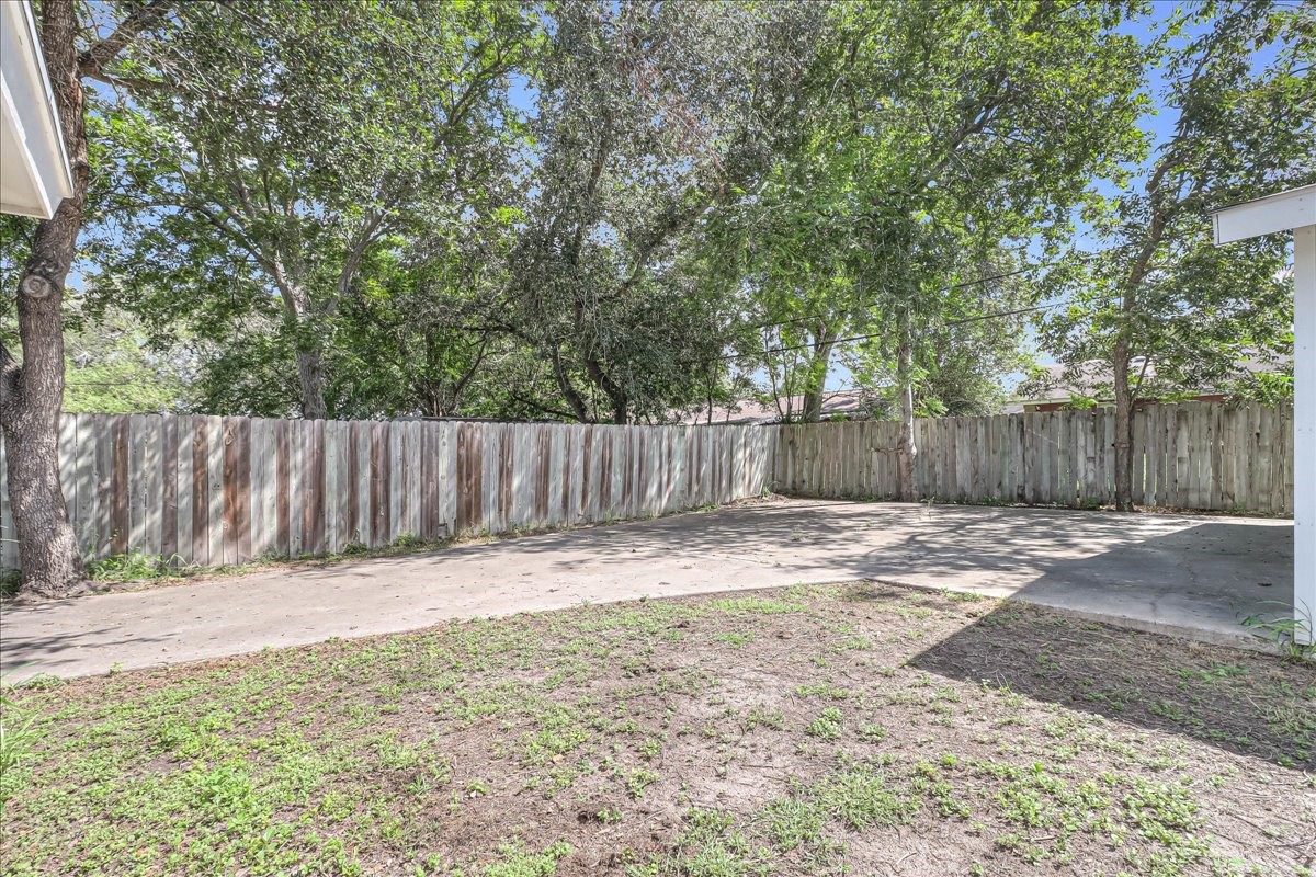 2111 E Lott Avenue Property Photo 46