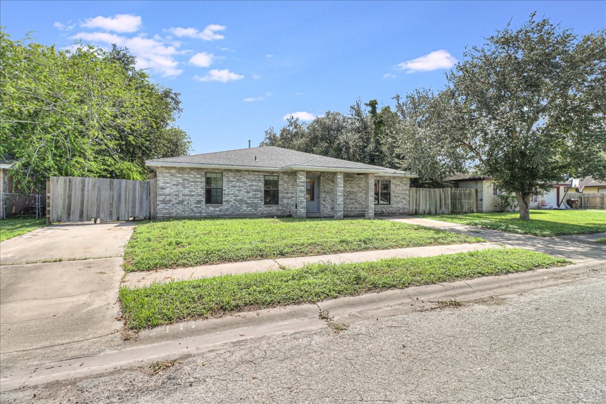 2111 E Lott Avenue Property Photo 47