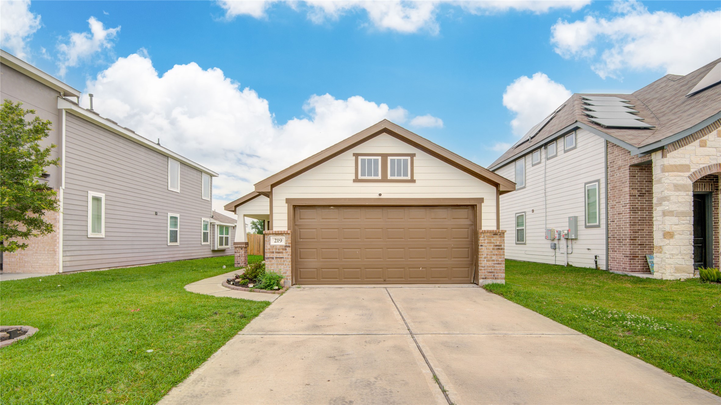 219 Lisa Marie Drive Property Photo 1