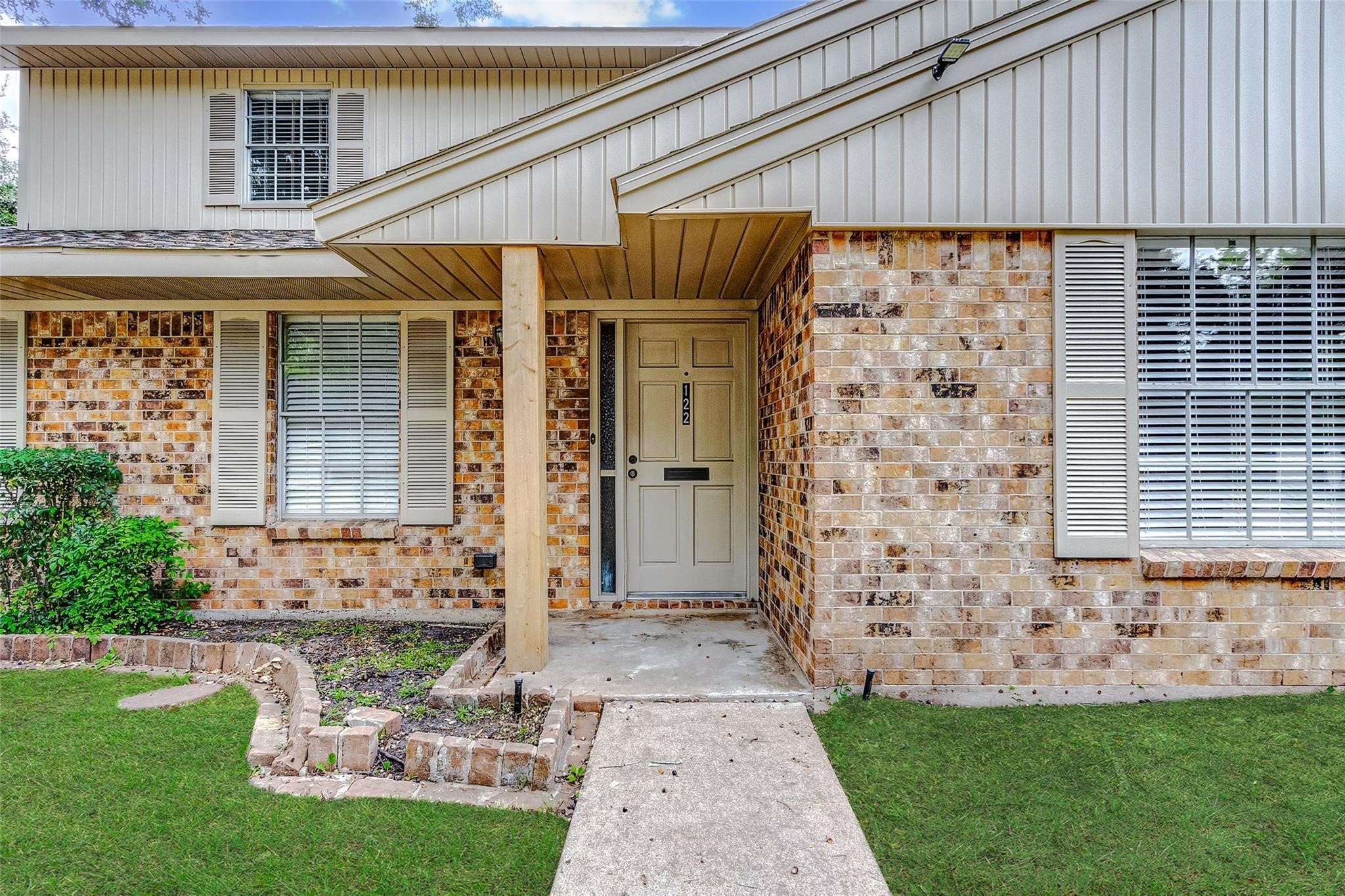 122 Camellia Street Property Photo 2