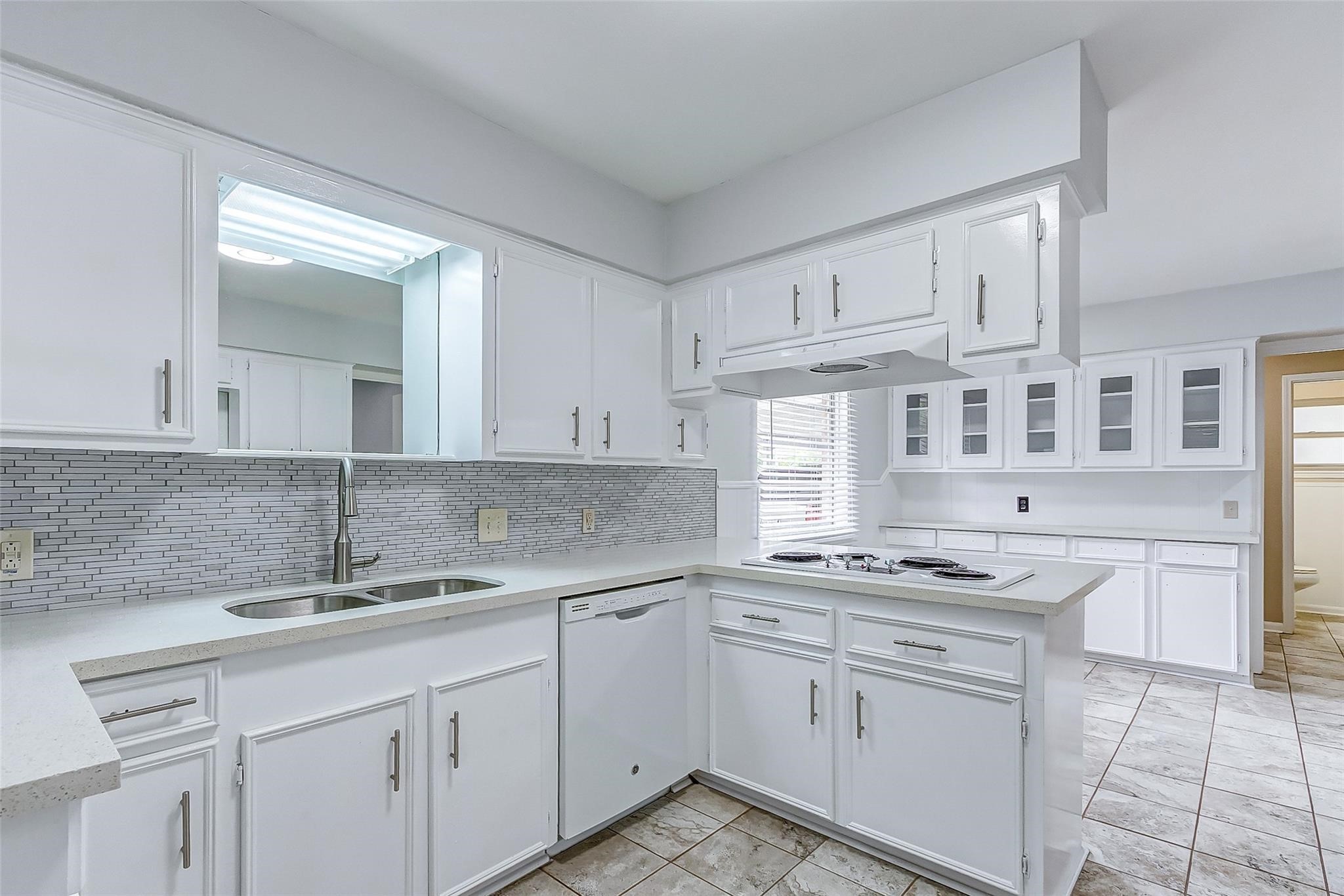 122 Camellia Street Property Photo 8