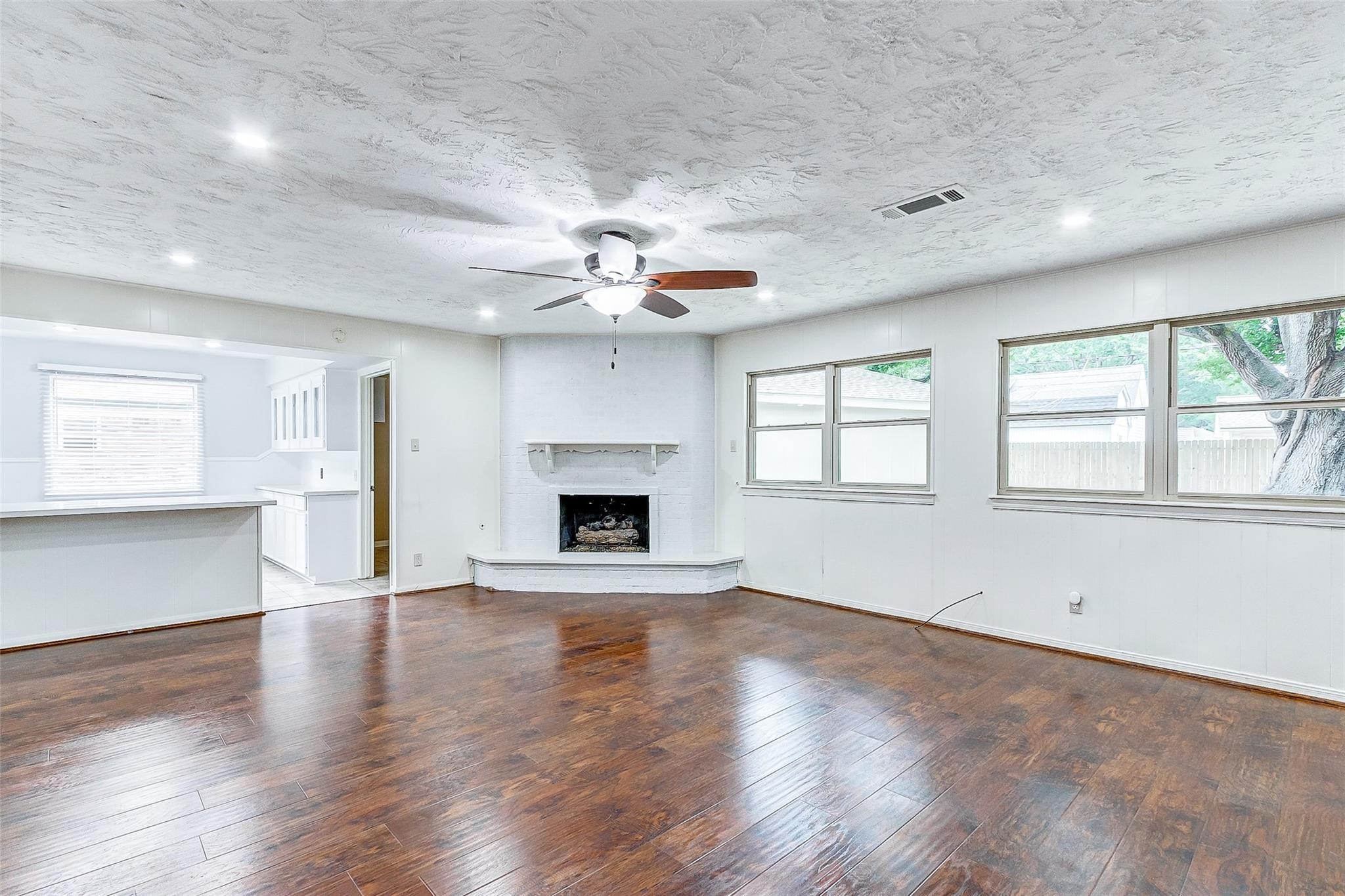 122 Camellia Street Property Photo 13