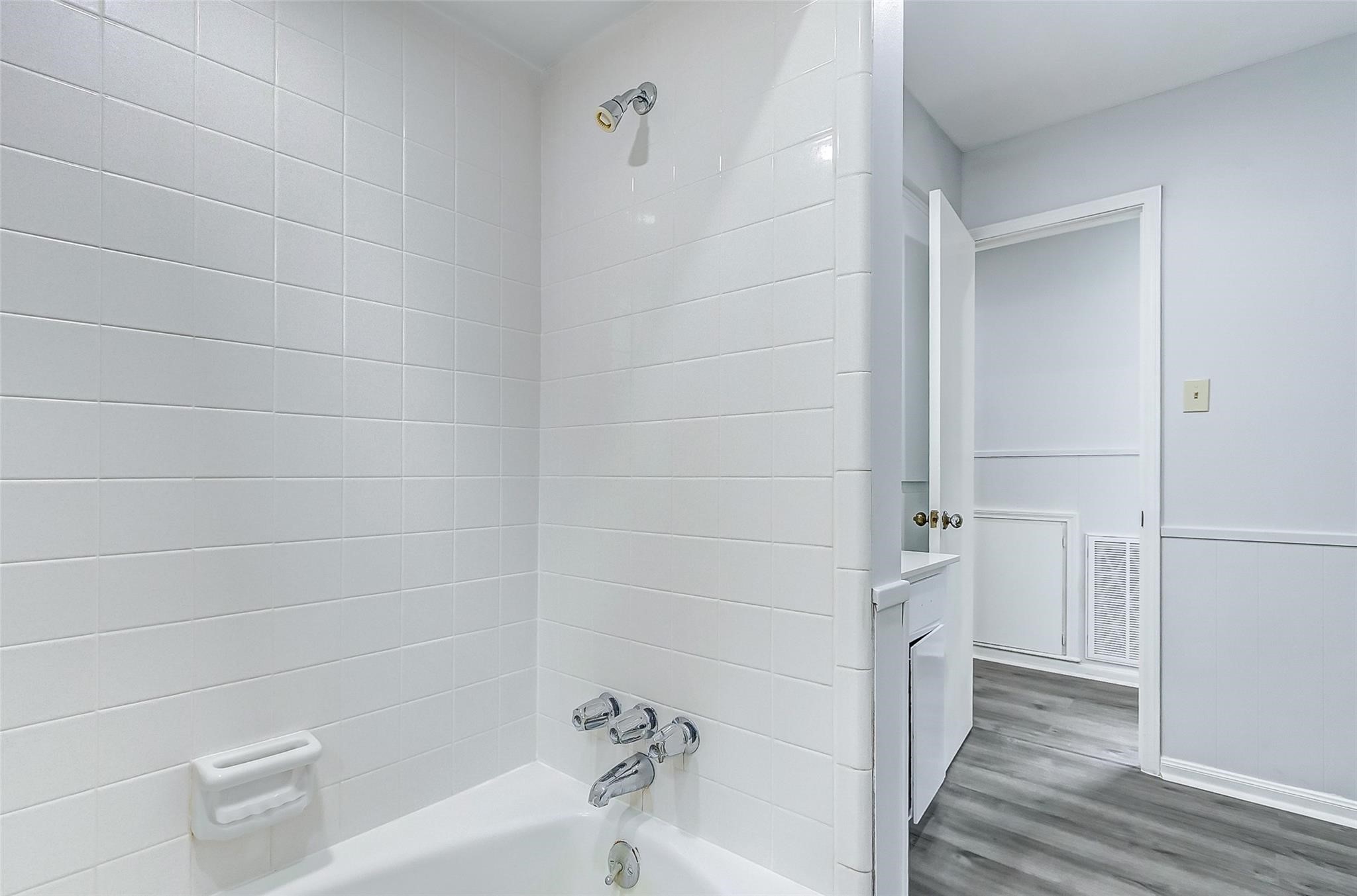 122 Camellia Street Property Photo 24