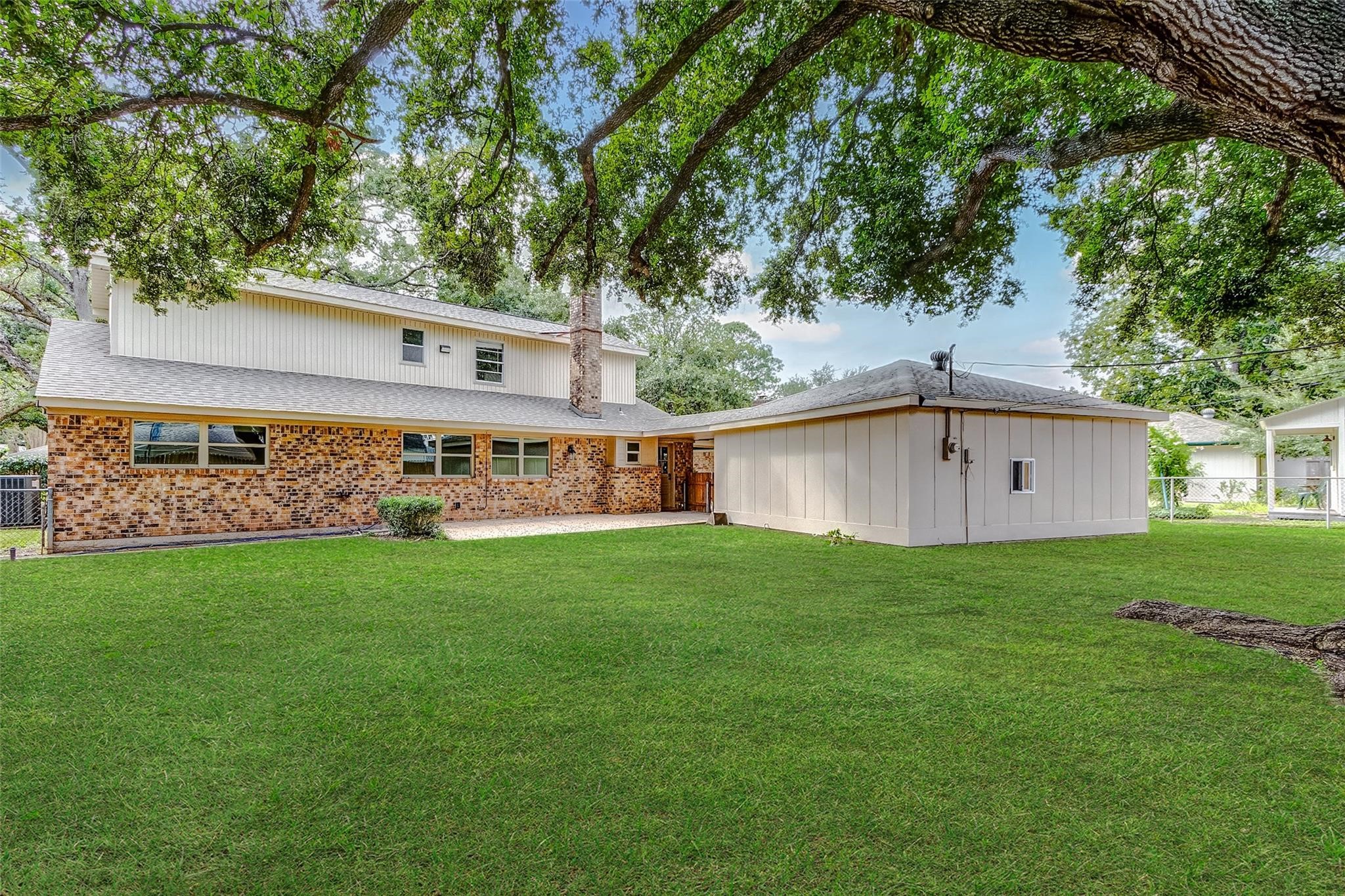 122 Camellia Street Property Photo 32