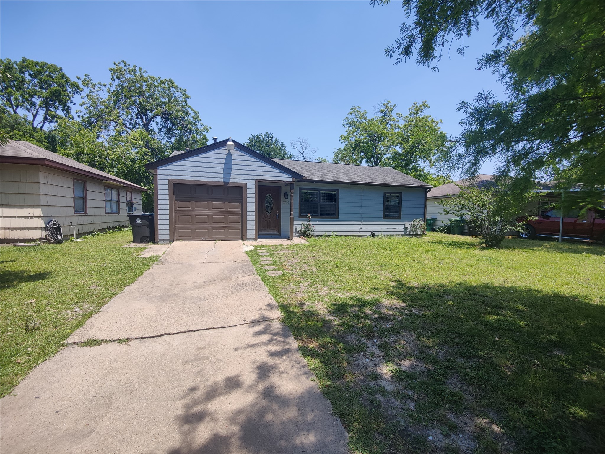 6714 Underhill Street Property Photo 1