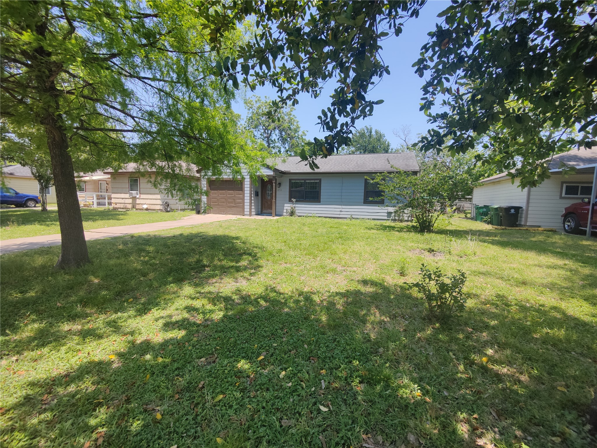 6714 Underhill Street Property Photo 3