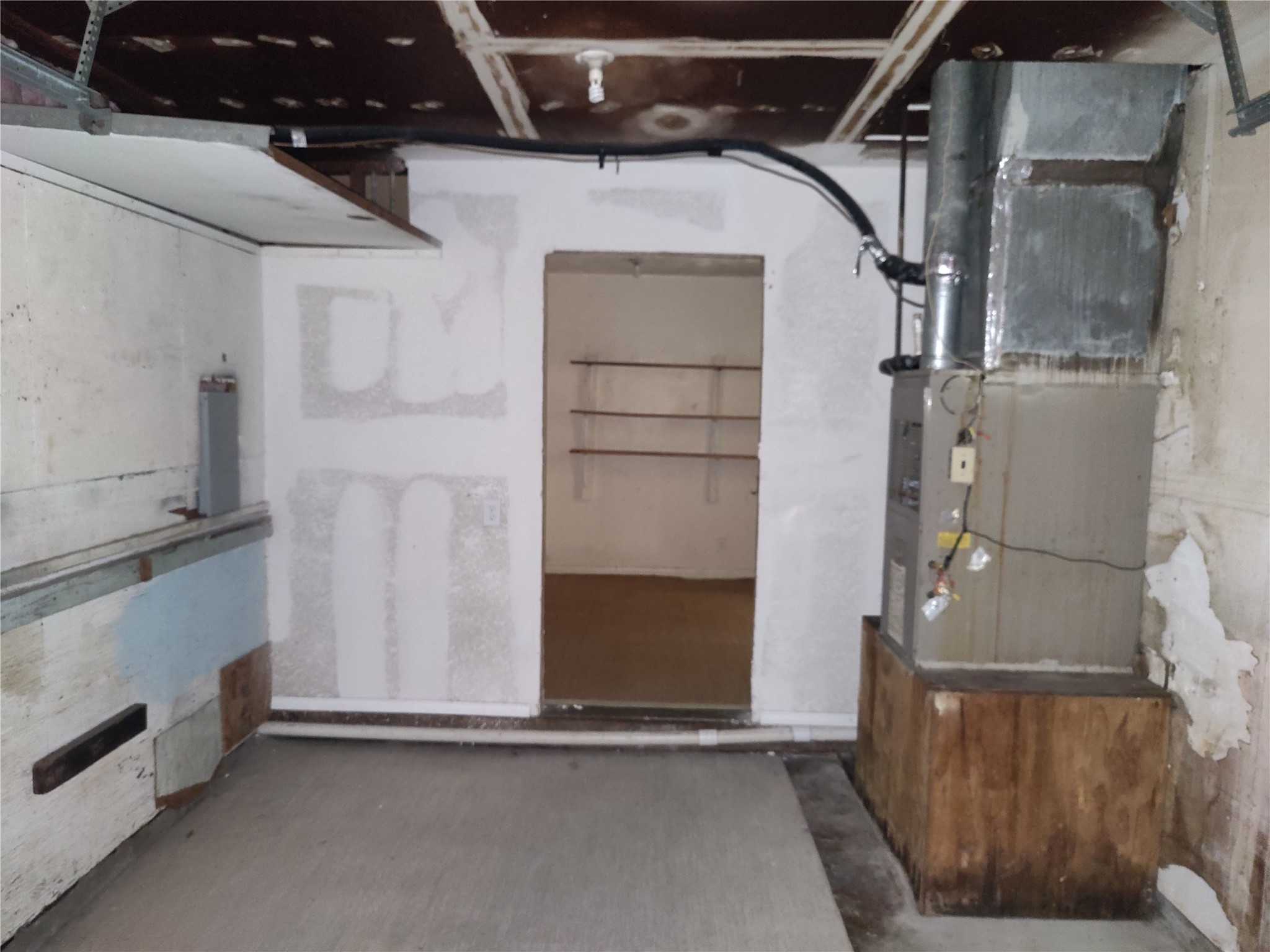 6714 Underhill Street Property Photo 12