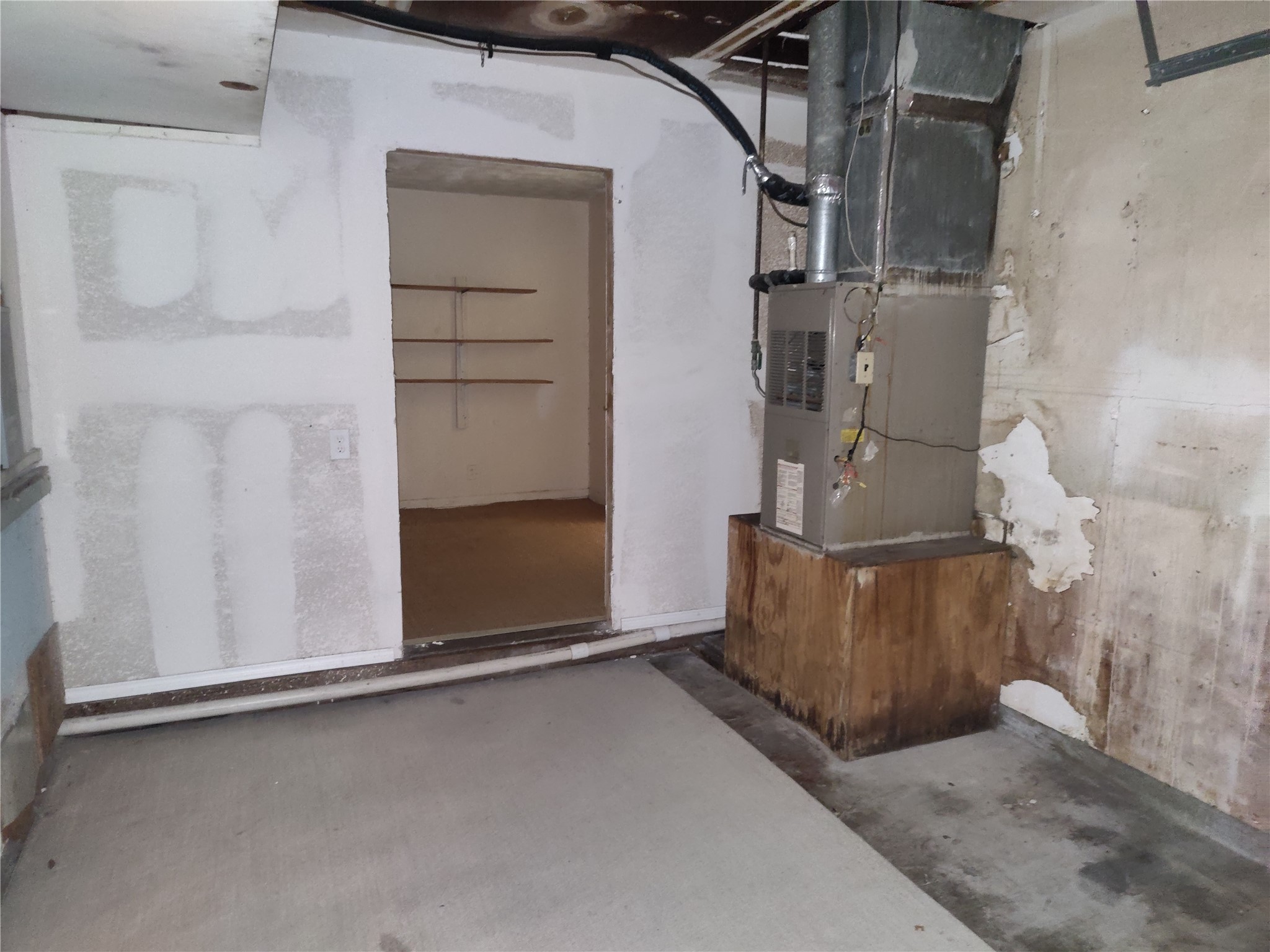 6714 Underhill Street Property Photo 13