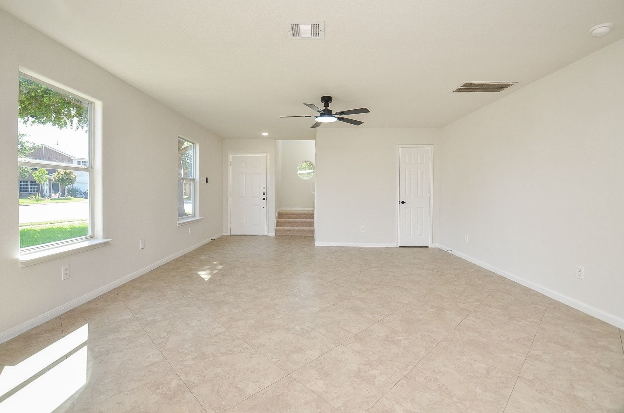3906 Hollow Cove Lane Property Photo 5