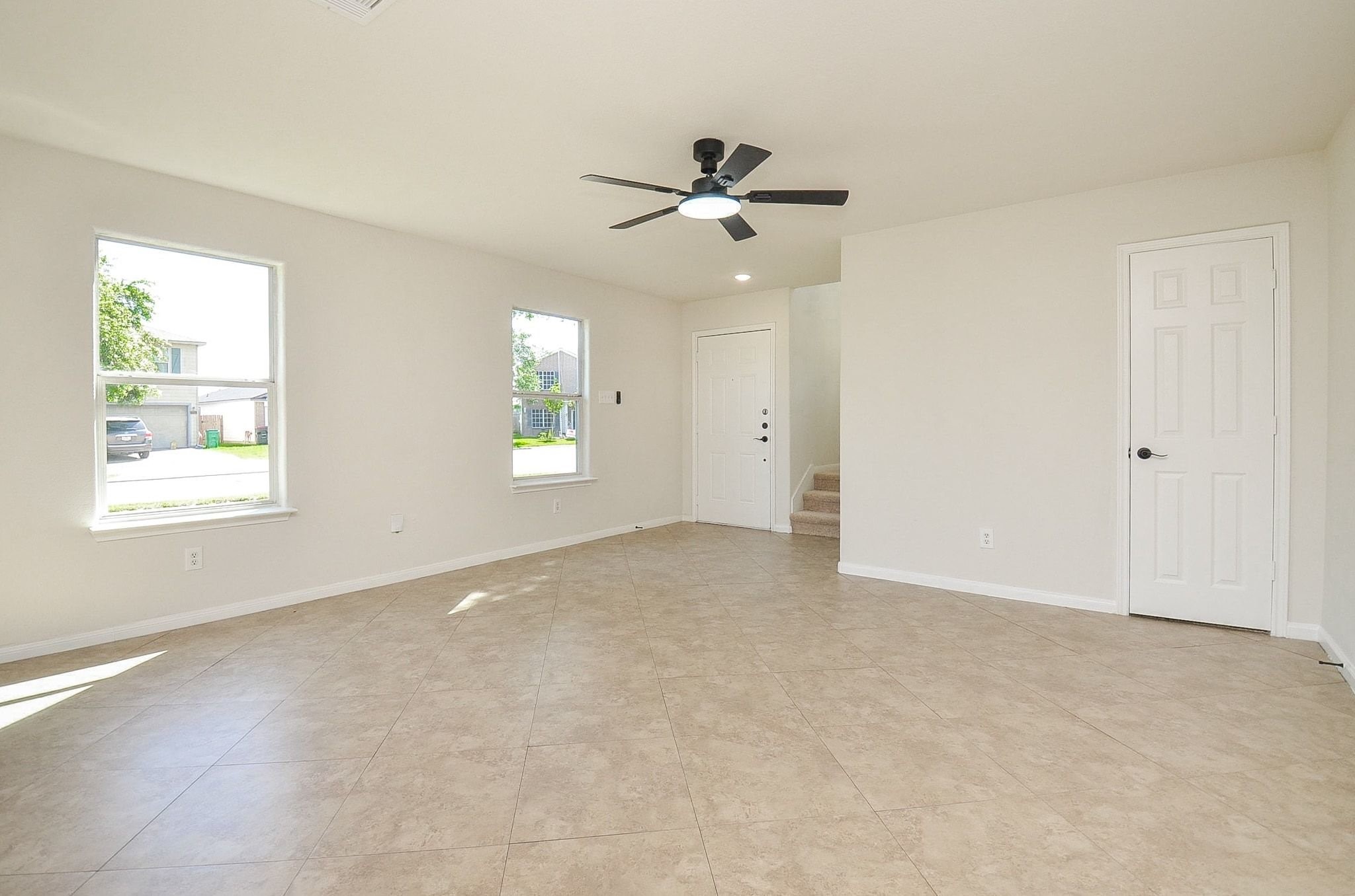 3906 Hollow Cove Lane Property Photo 6