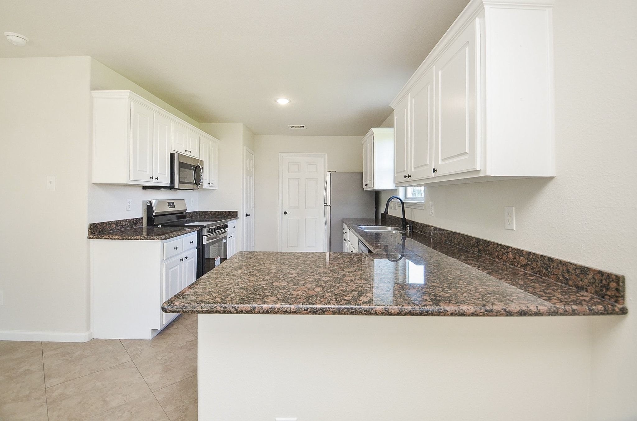 3906 Hollow Cove Lane Property Photo 7
