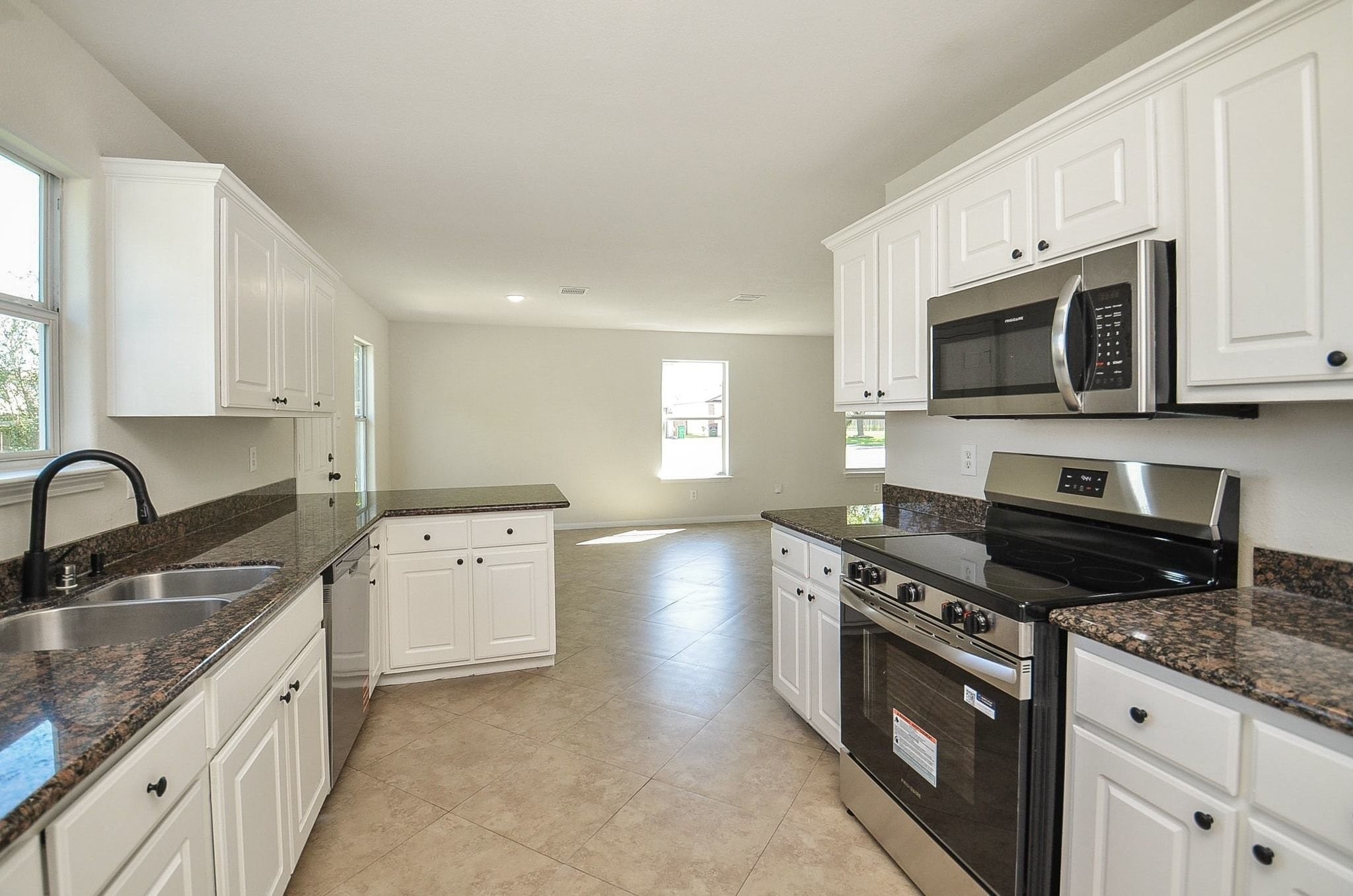 3906 Hollow Cove Lane Property Photo 9