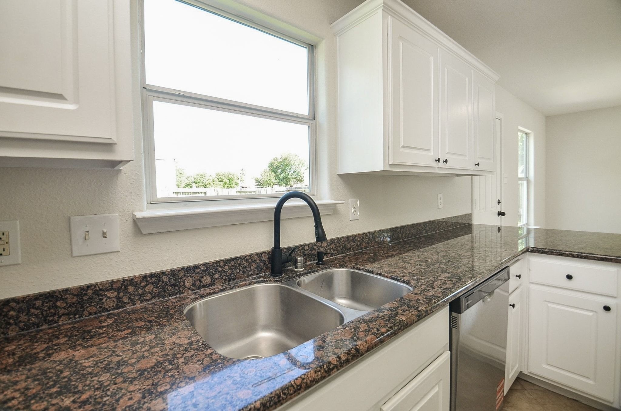 3906 Hollow Cove Lane Property Photo 11