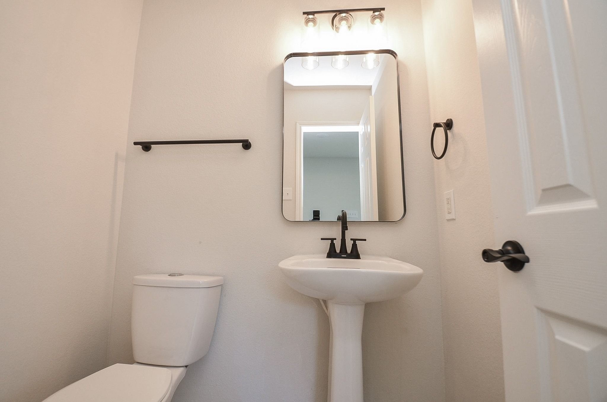 3906 Hollow Cove Lane Property Photo 14