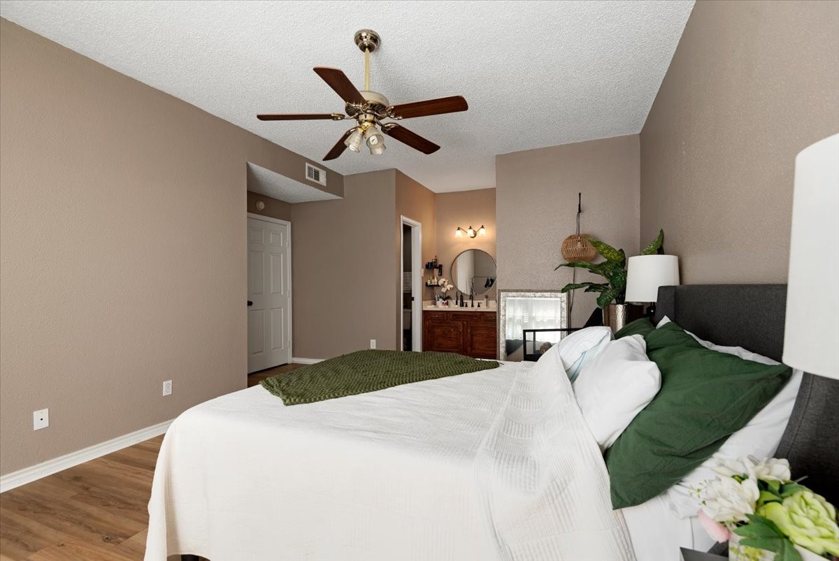 10047 Westpark Drive 33 Property Photo 11