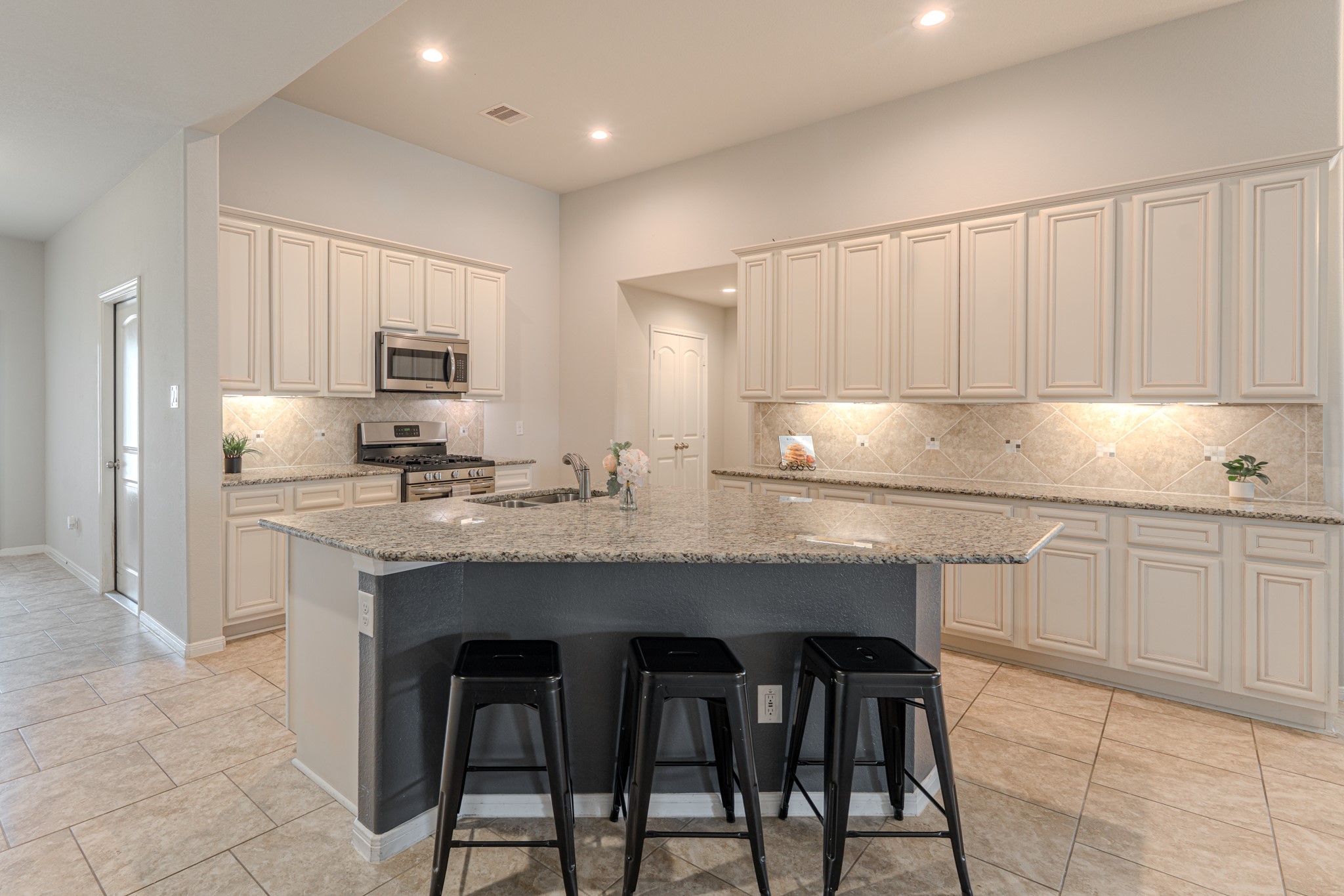 14207 Irvine Ranch Trail Property Photo 6