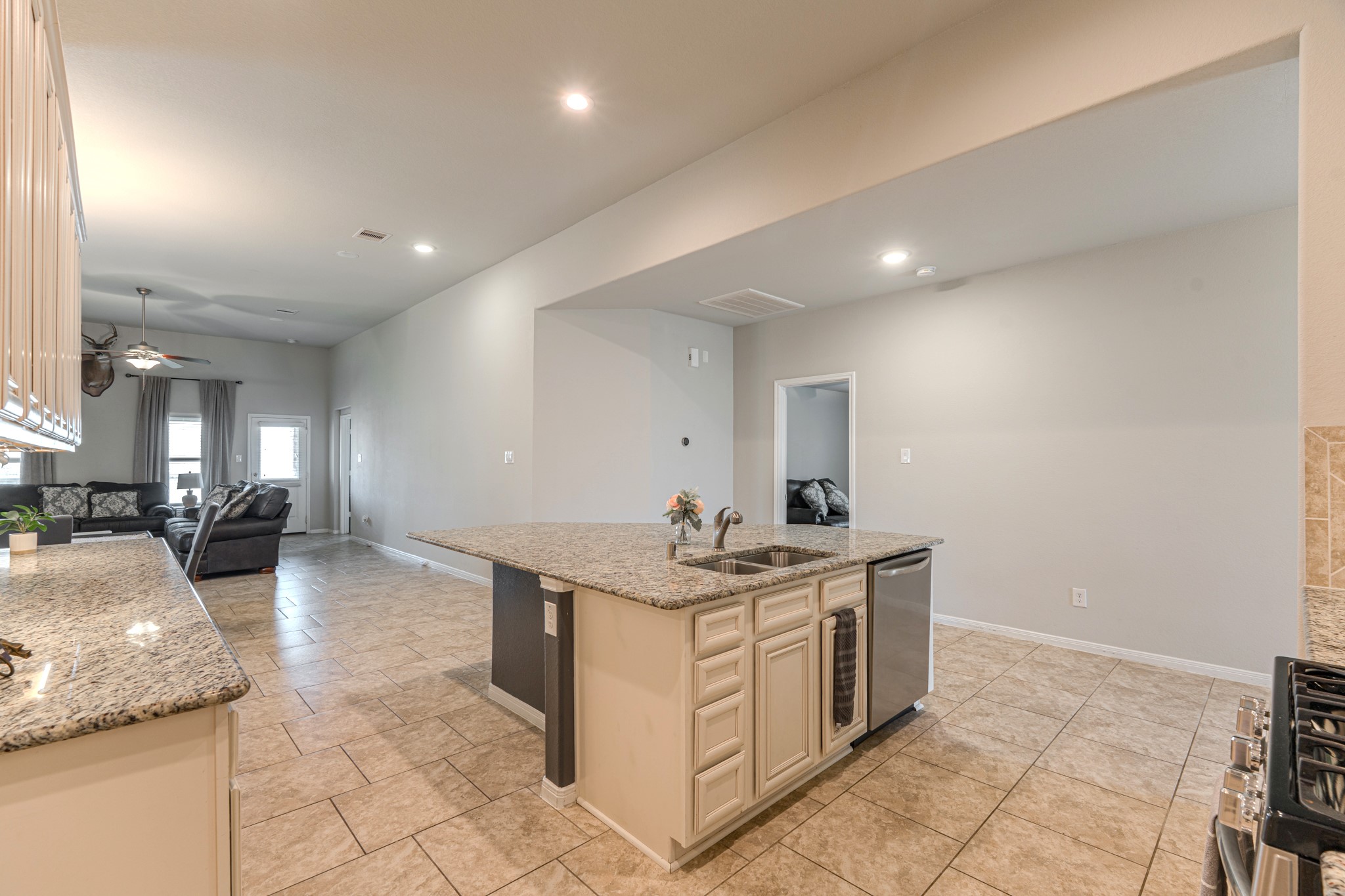 14207 Irvine Ranch Trail Property Photo 10