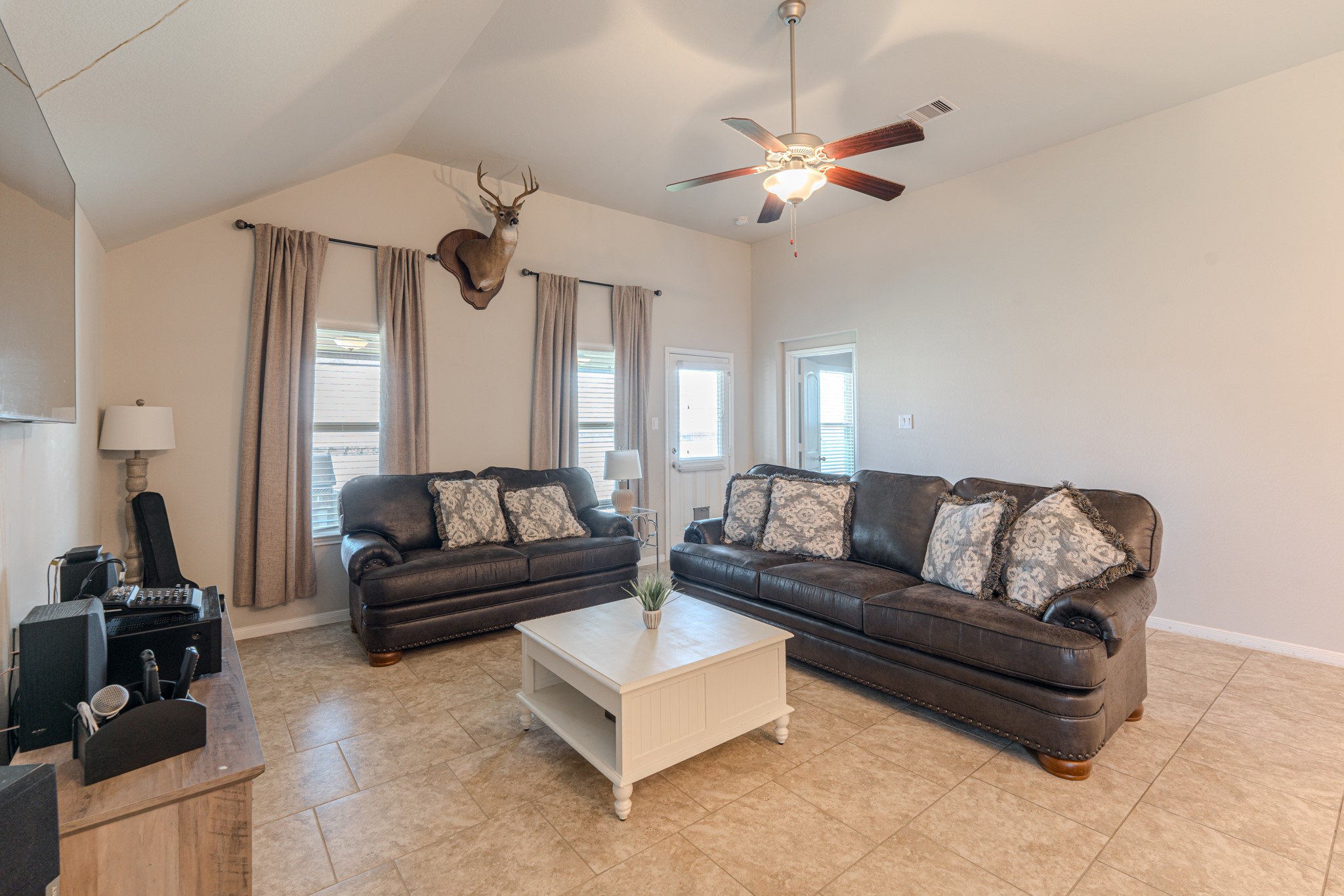 14207 Irvine Ranch Trail Property Photo 14