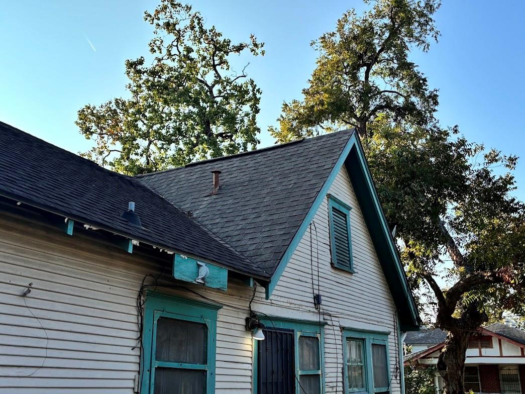 305 Eastwood Street, Houston Tx 77011 Property Photo 11