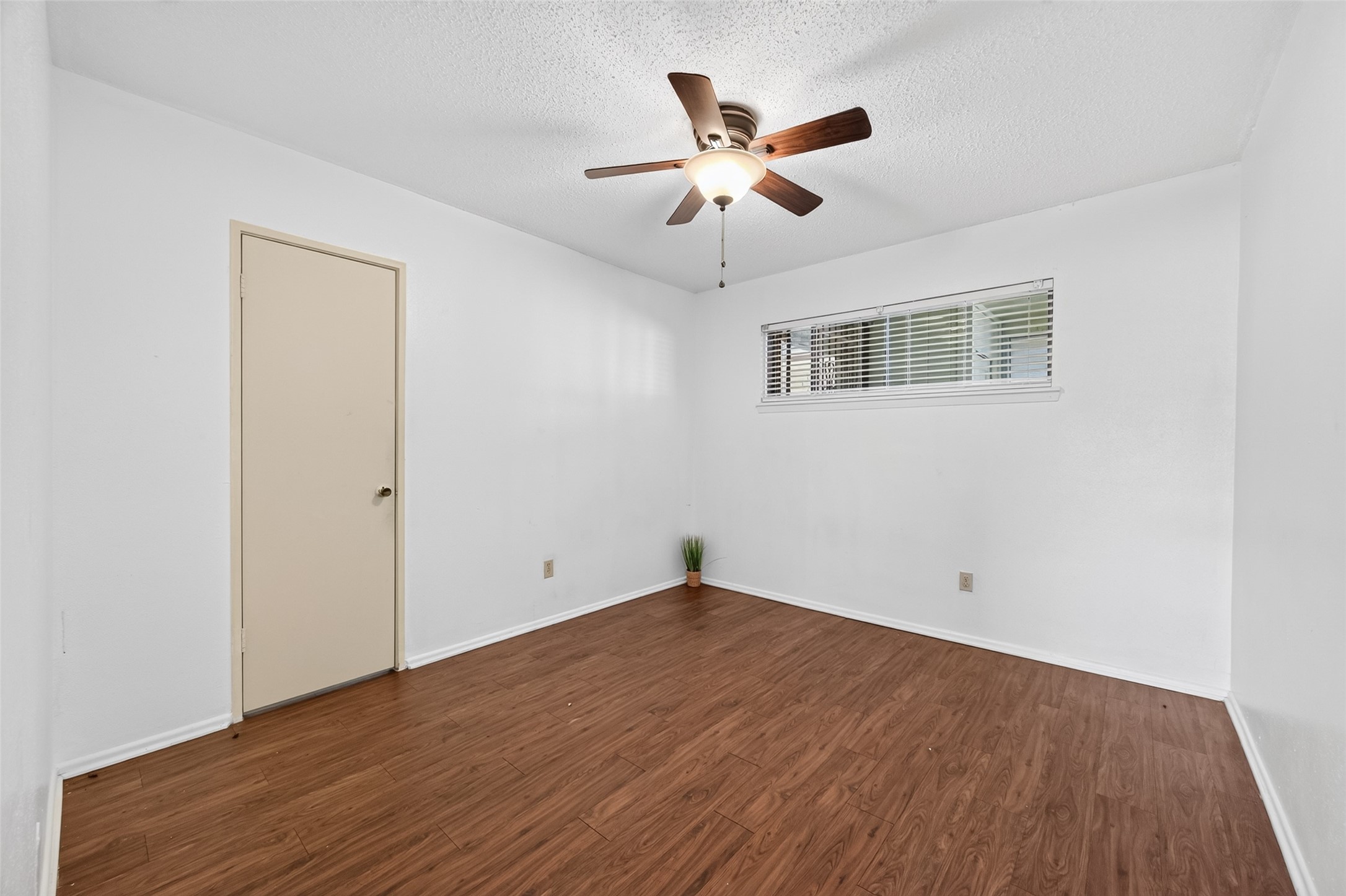 7714 Renwick Drive D13 Property Photo 20