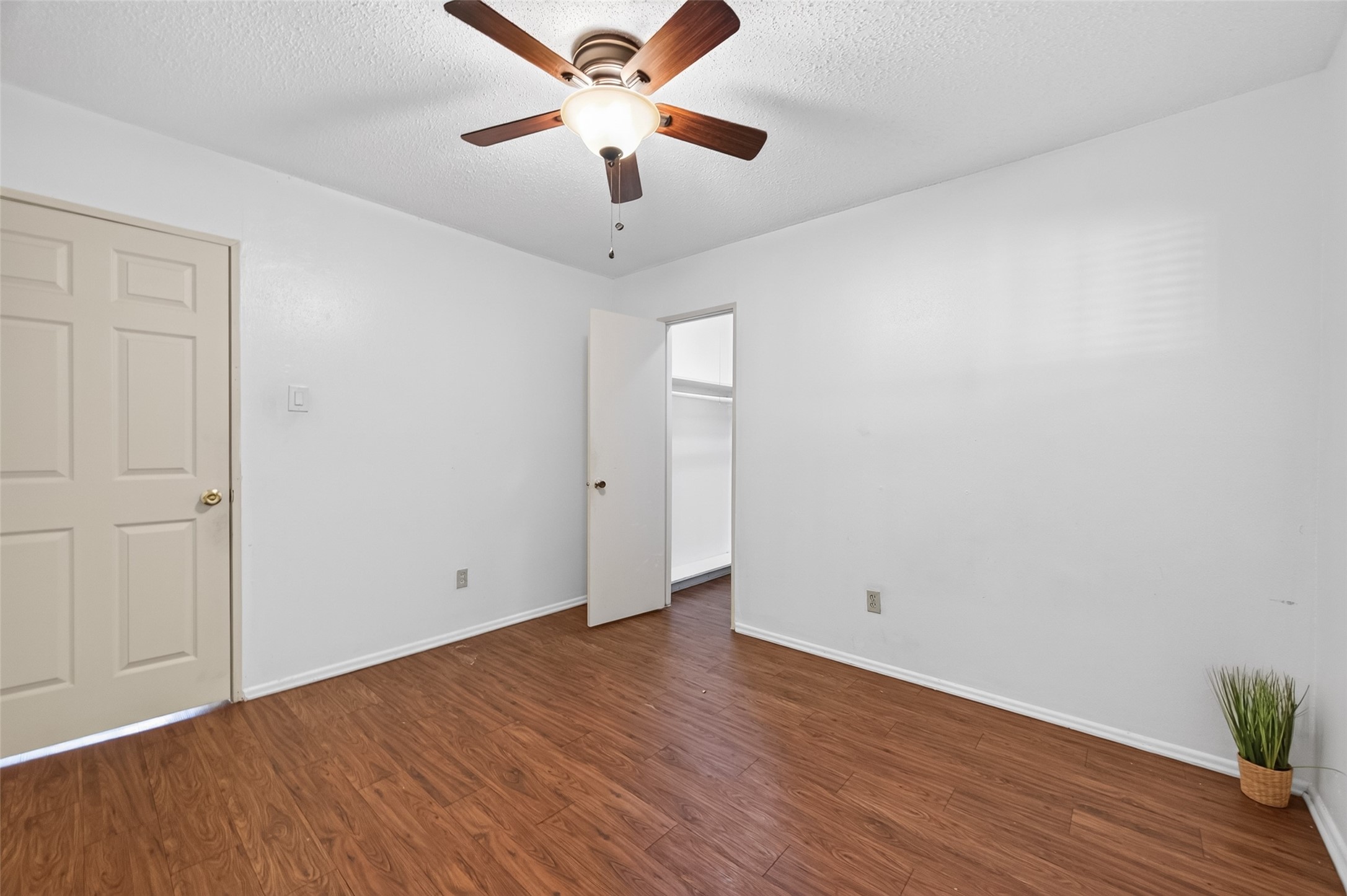 7714 Renwick Drive D13 Property Photo 21