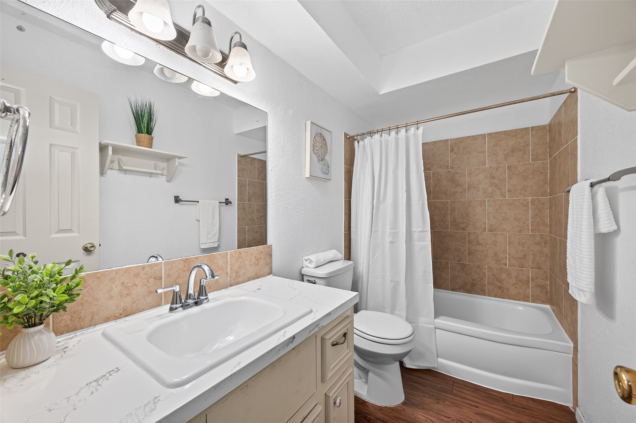 7714 Renwick Drive D13 Property Photo 23