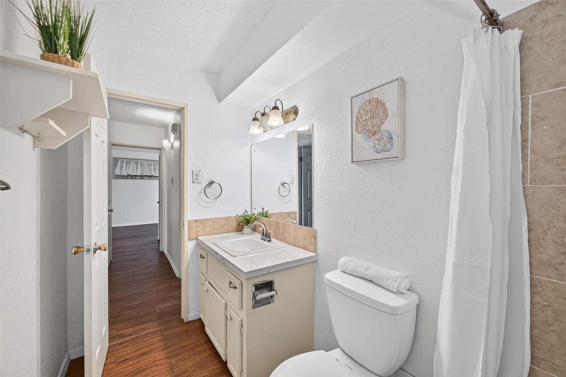 7714 Renwick Drive D13 Property Photo 24