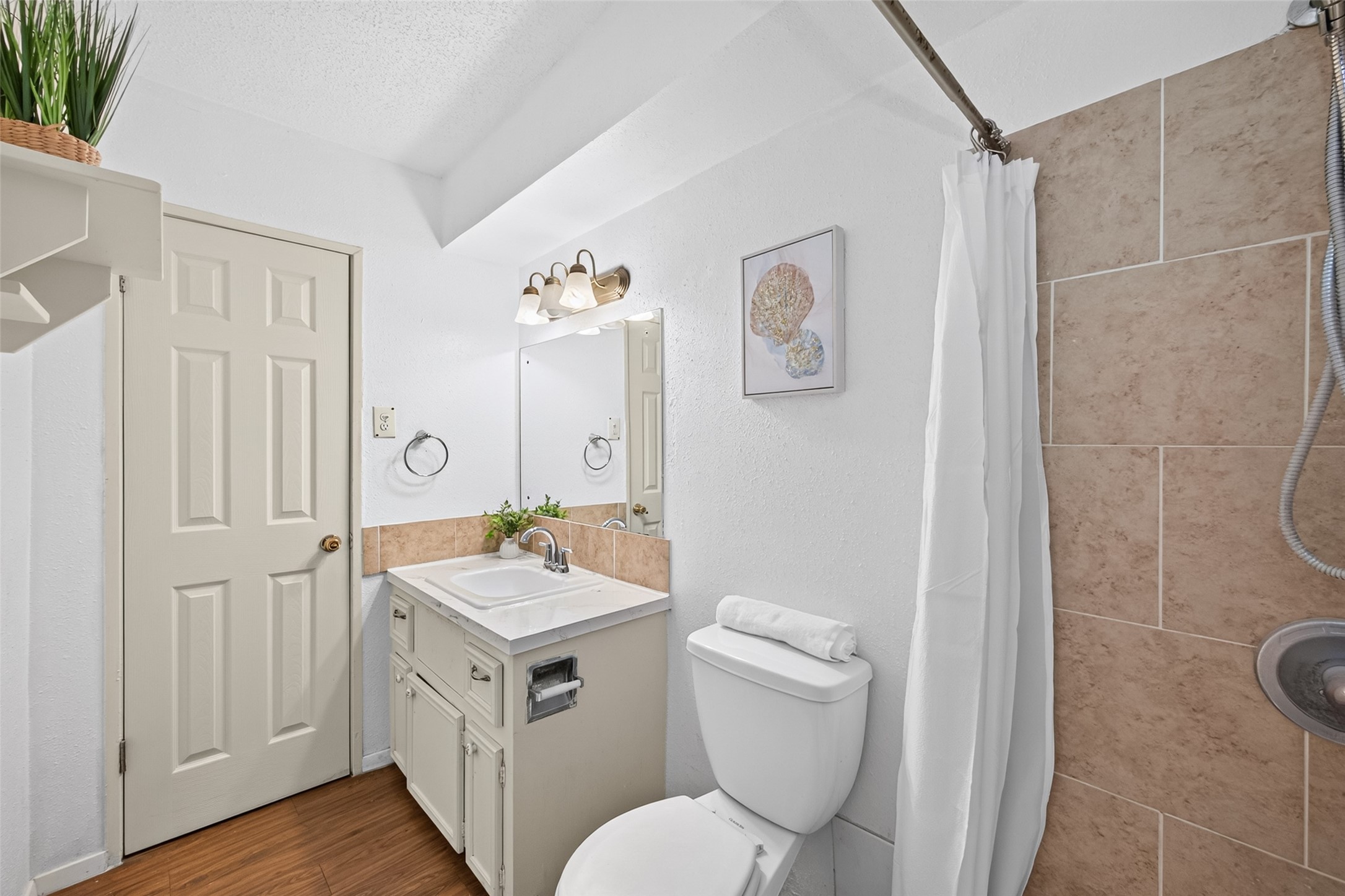 7714 Renwick Drive D13 Property Photo 26