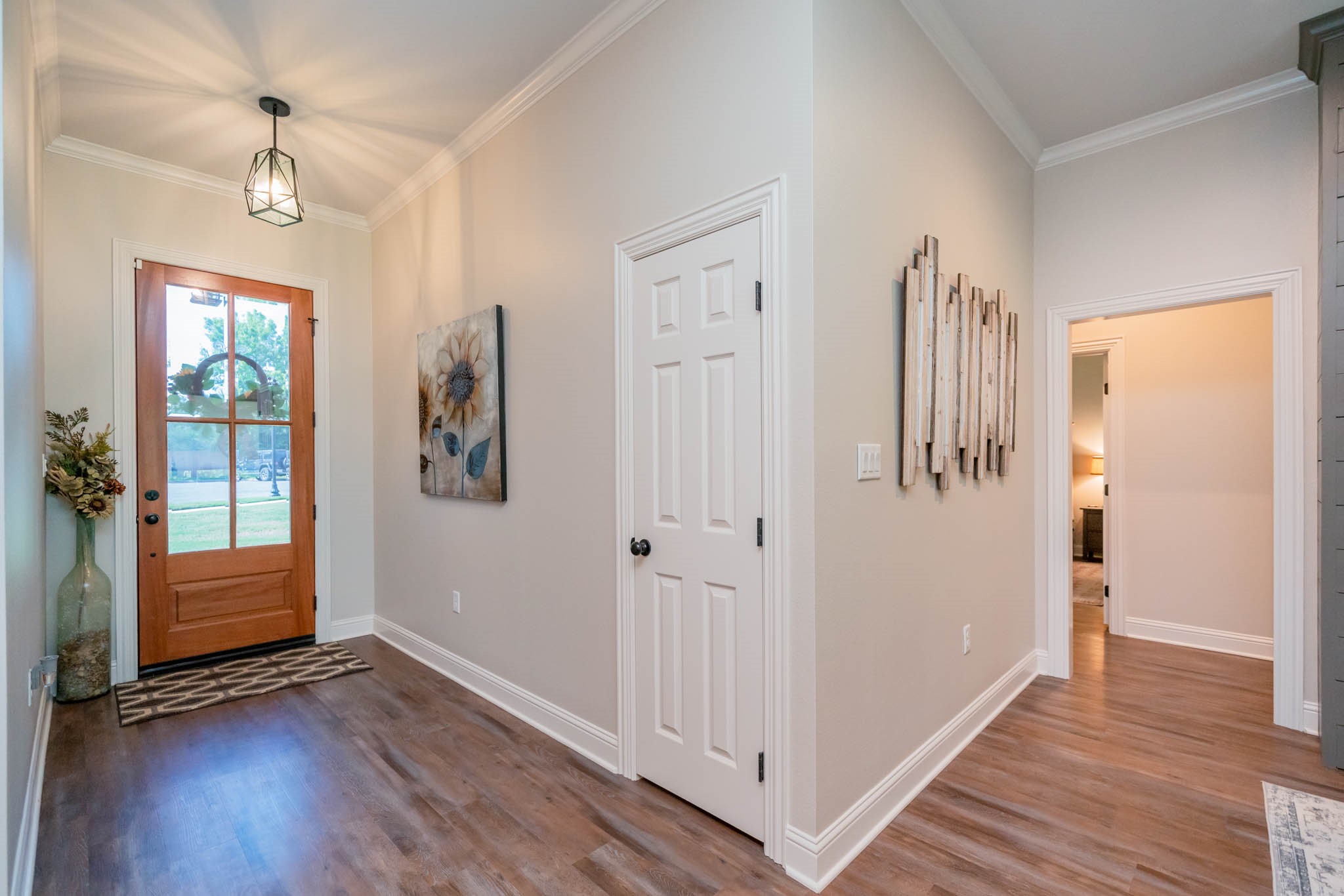 4523 Lone Oak Ln Property Photo 4