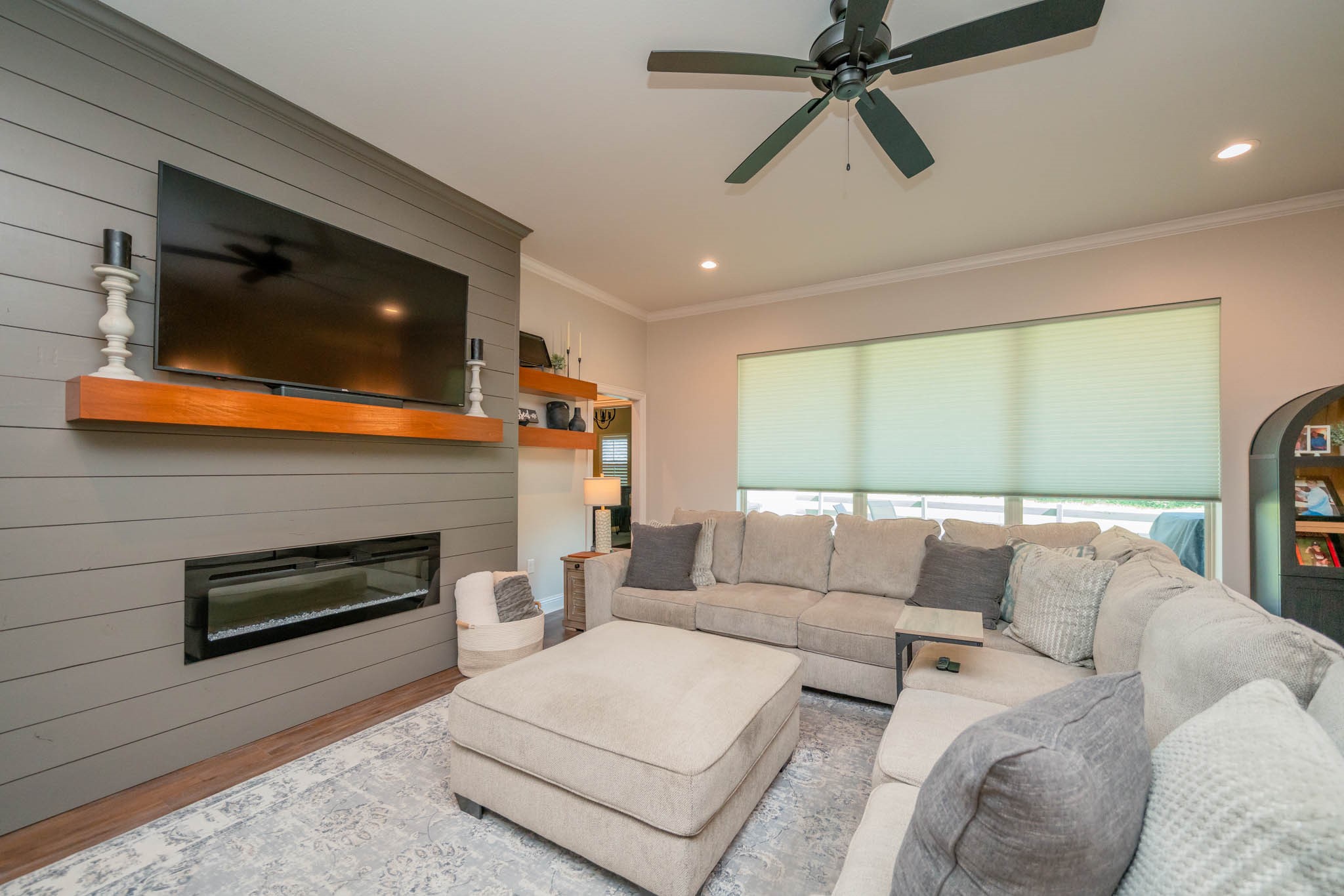 4523 Lone Oak Ln Property Photo 7