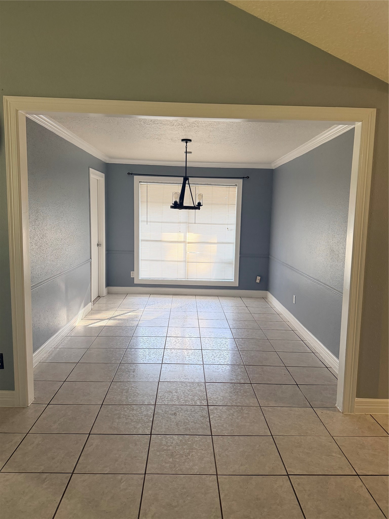 4818 Elmbrook Drive Property Photo 2