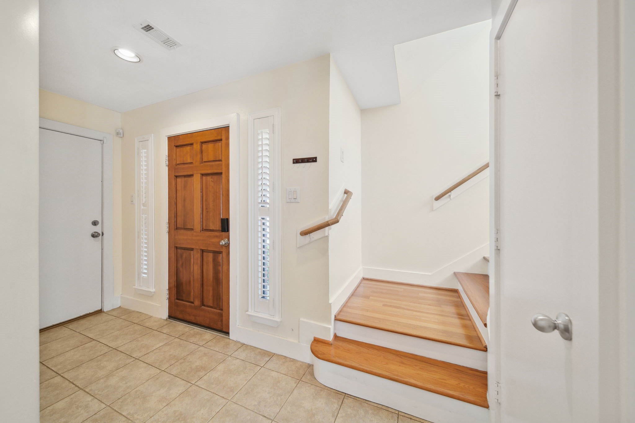 917 W 21st Street H Property Photo 6