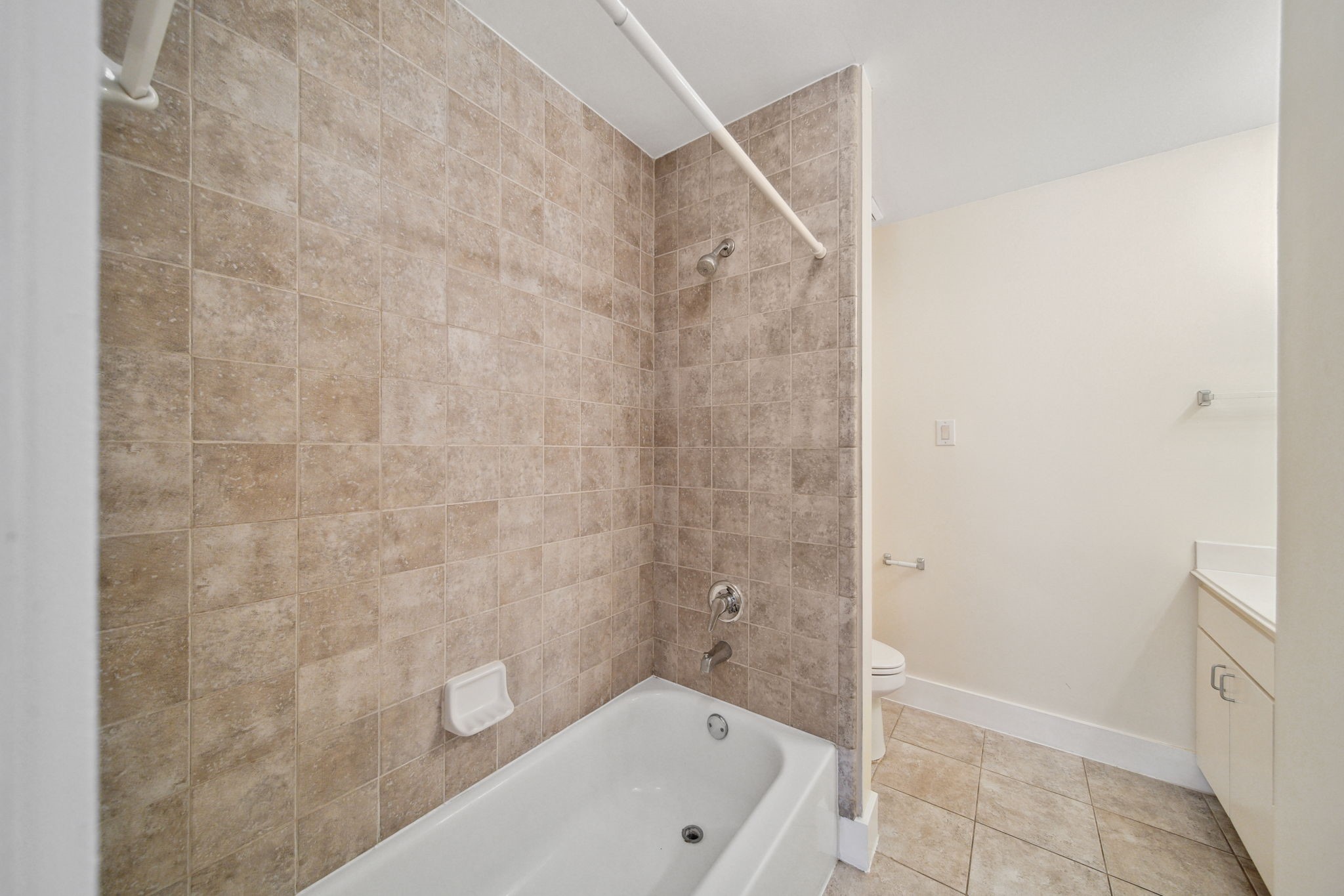 917 W 21st Street H Property Photo 17