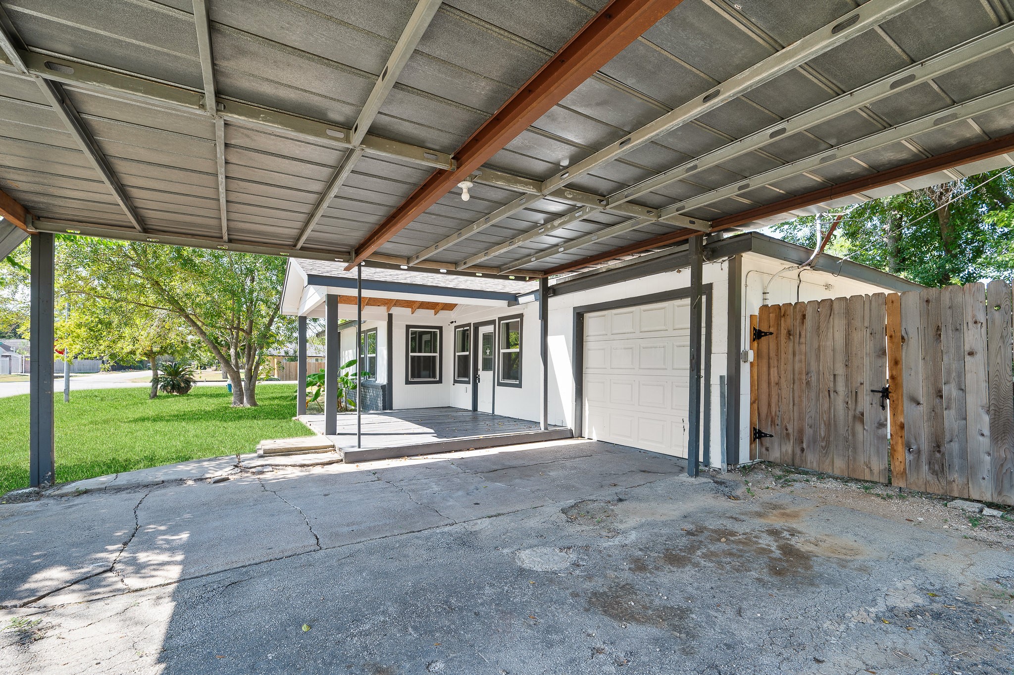 2222 Peppermill Road Property Photo 3