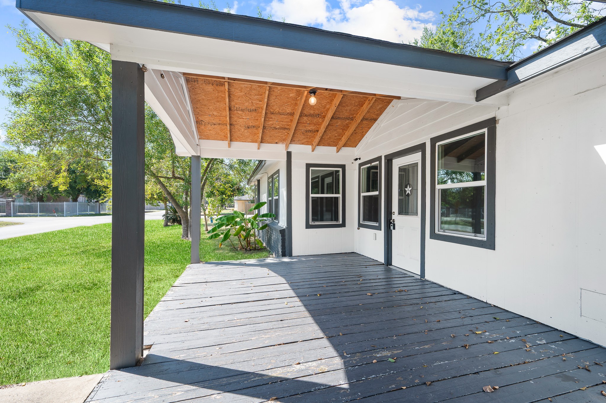 2222 Peppermill Road Property Photo 4