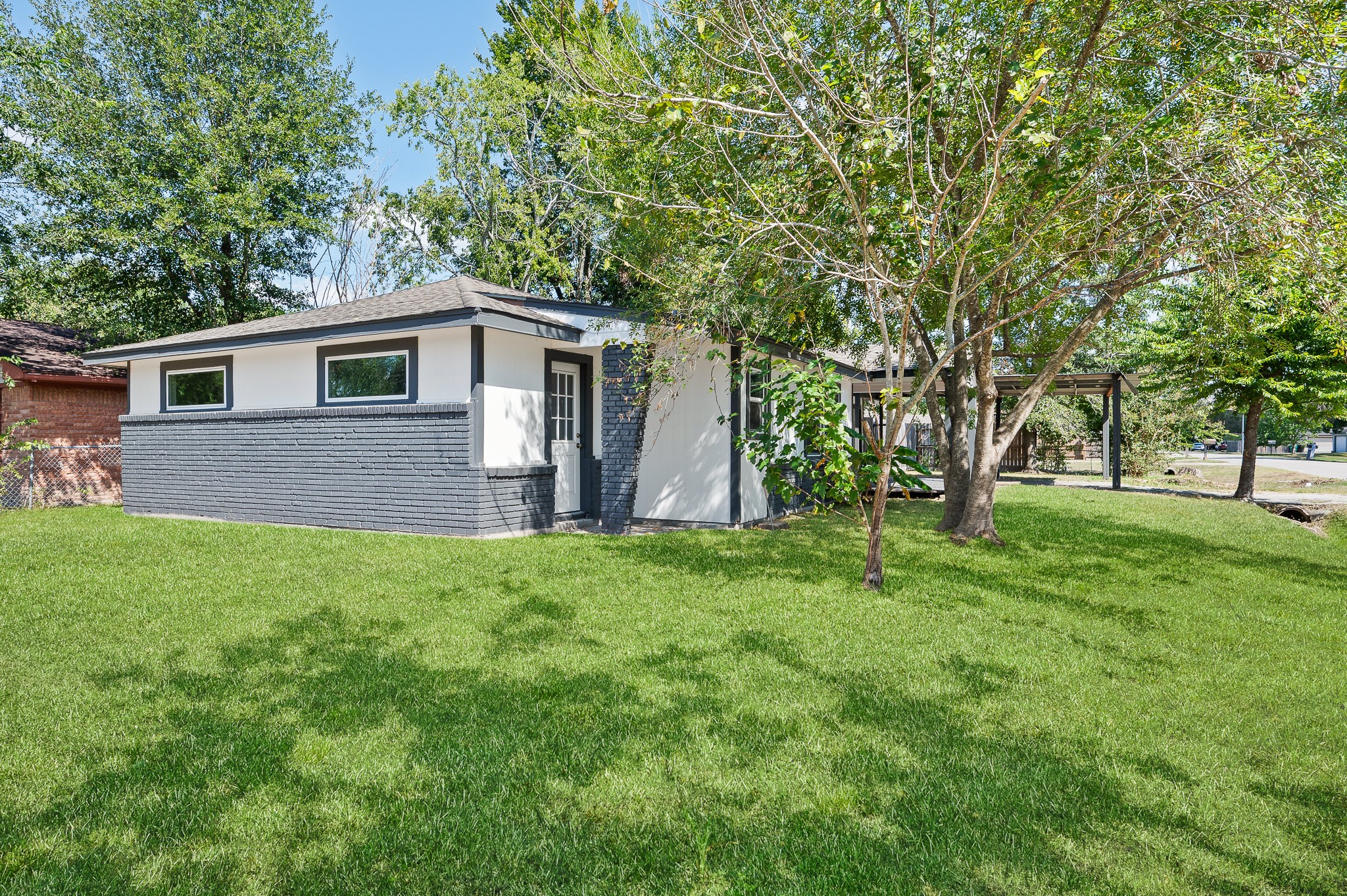 2222 Peppermill Road Property Photo 6