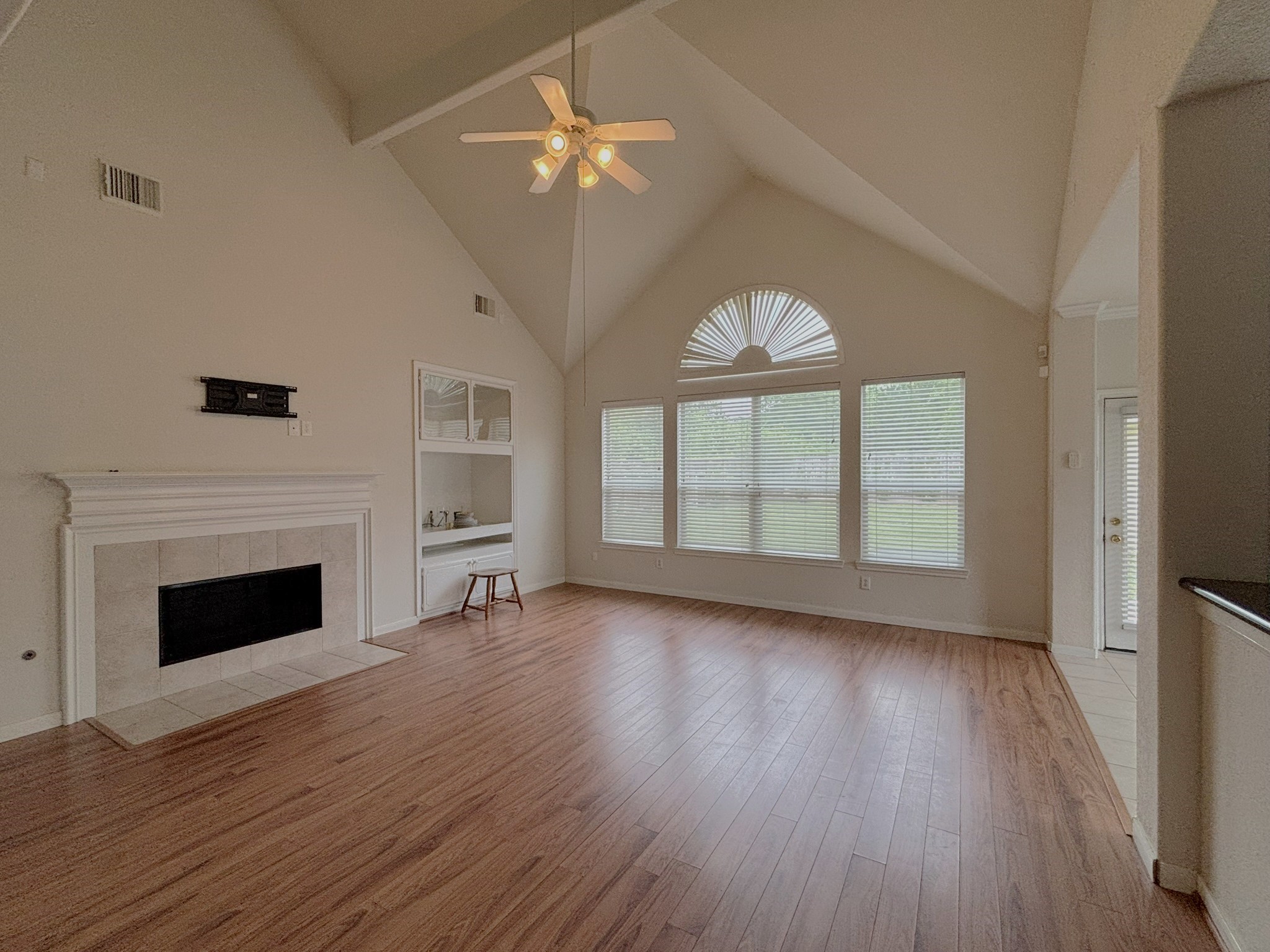 19538 Piney Lake Drive Property Photo 4